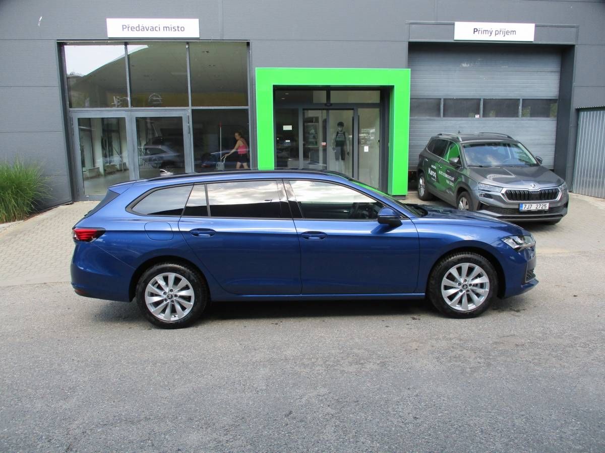 Škoda Superb, Combi Selection 2,0TDI 110 kW - fotka 4