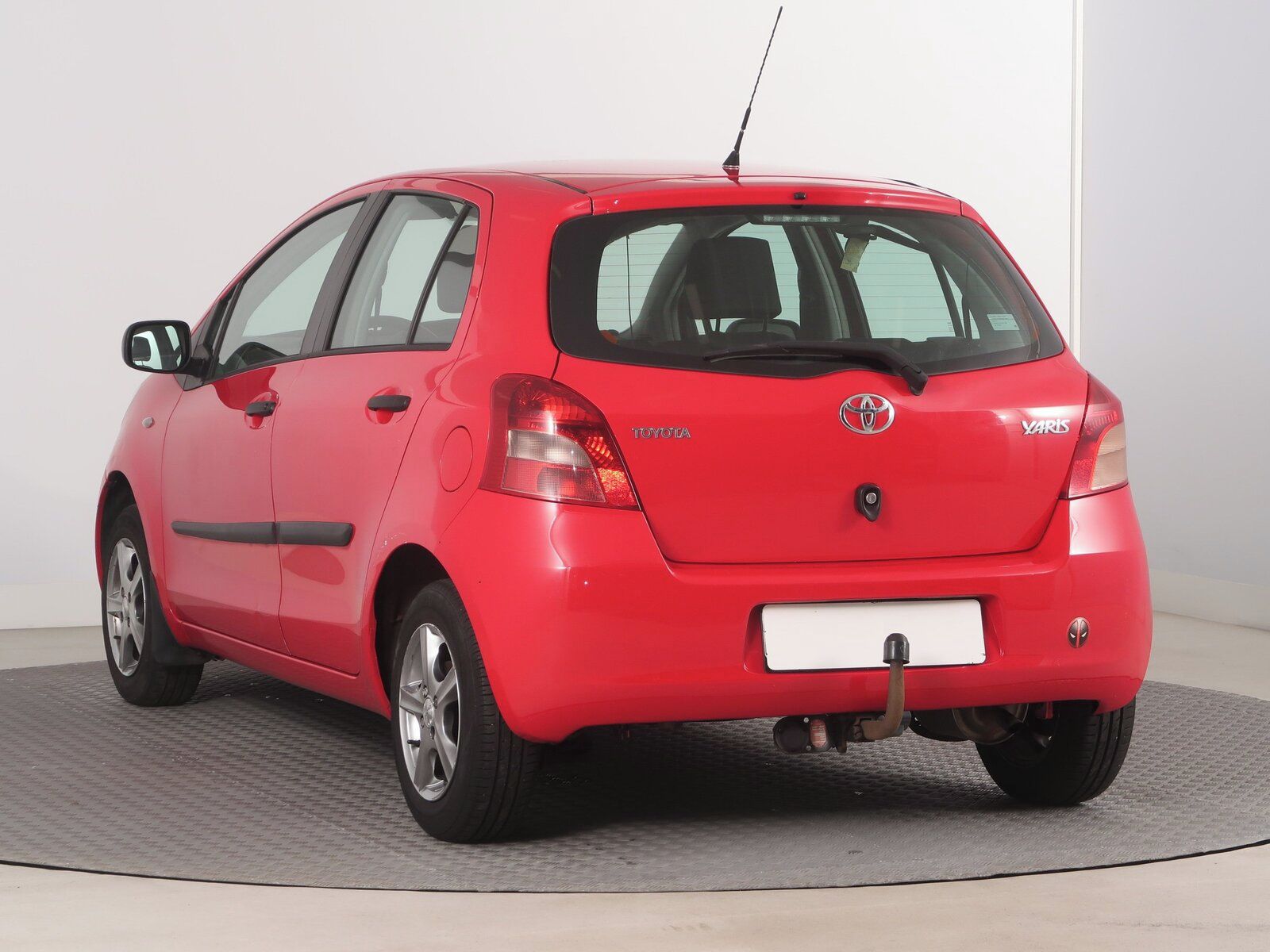 Toyota Yaris, 1.0 VVT-i, po STK, Tažné - fotka 4