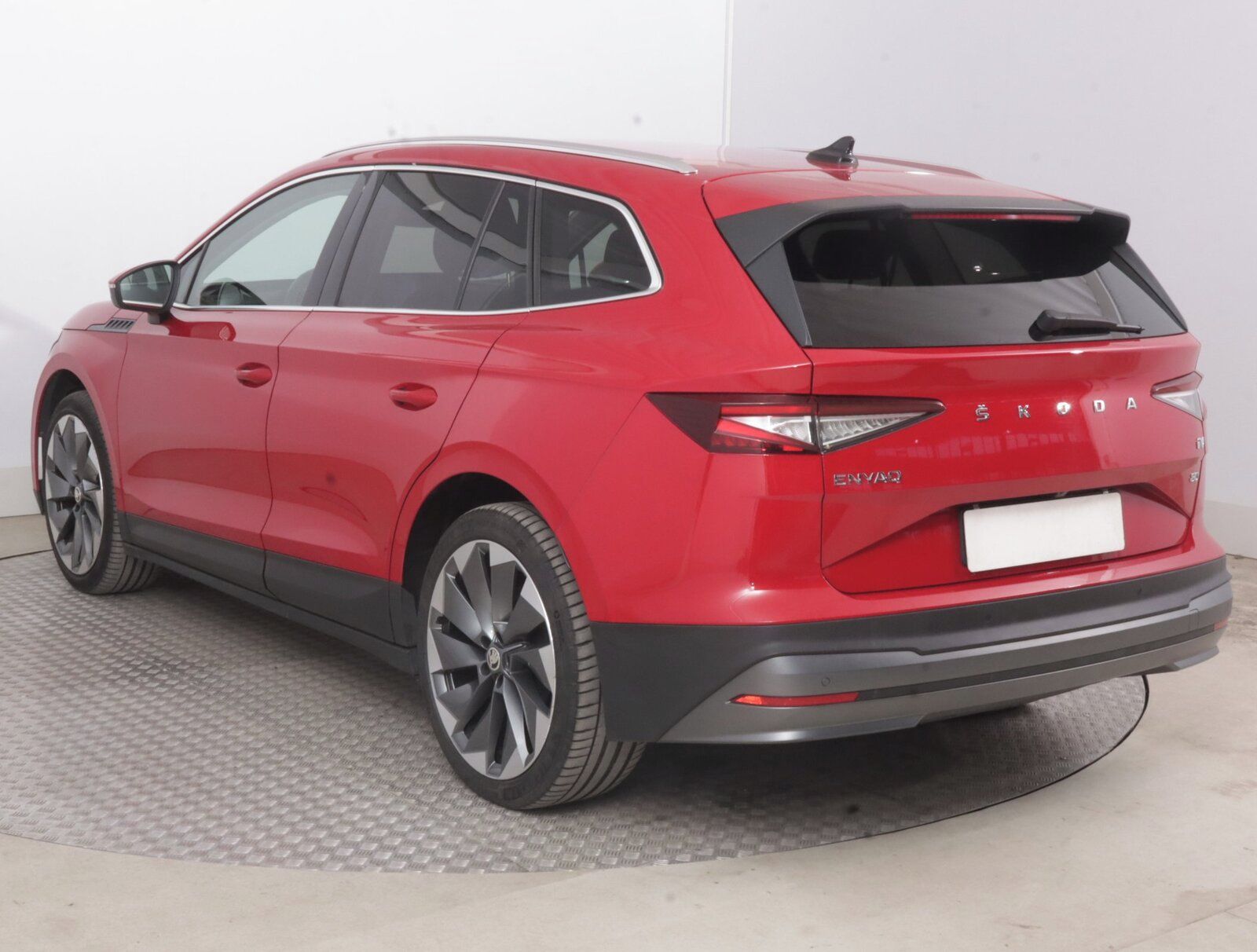 Škoda Enyaq iV, iV 80 (82 kWh), SoH 90% - fotka 4