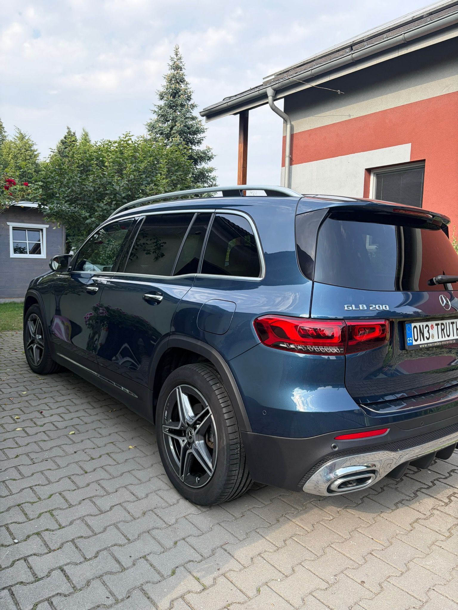 Mercedes-Benz GLB, Bezvadný stav - fotka 3