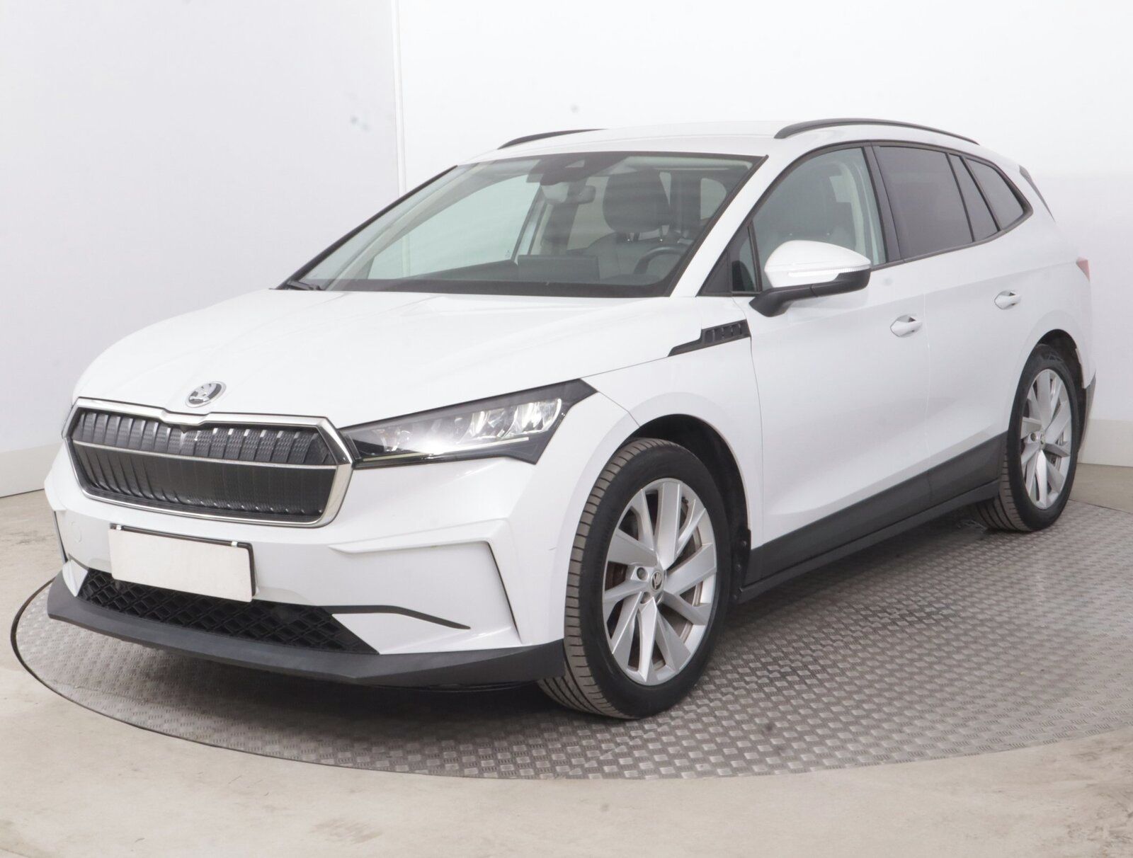 Škoda Enyaq, 60 (62 kWh), SoH 91%, Automat - fotka 2