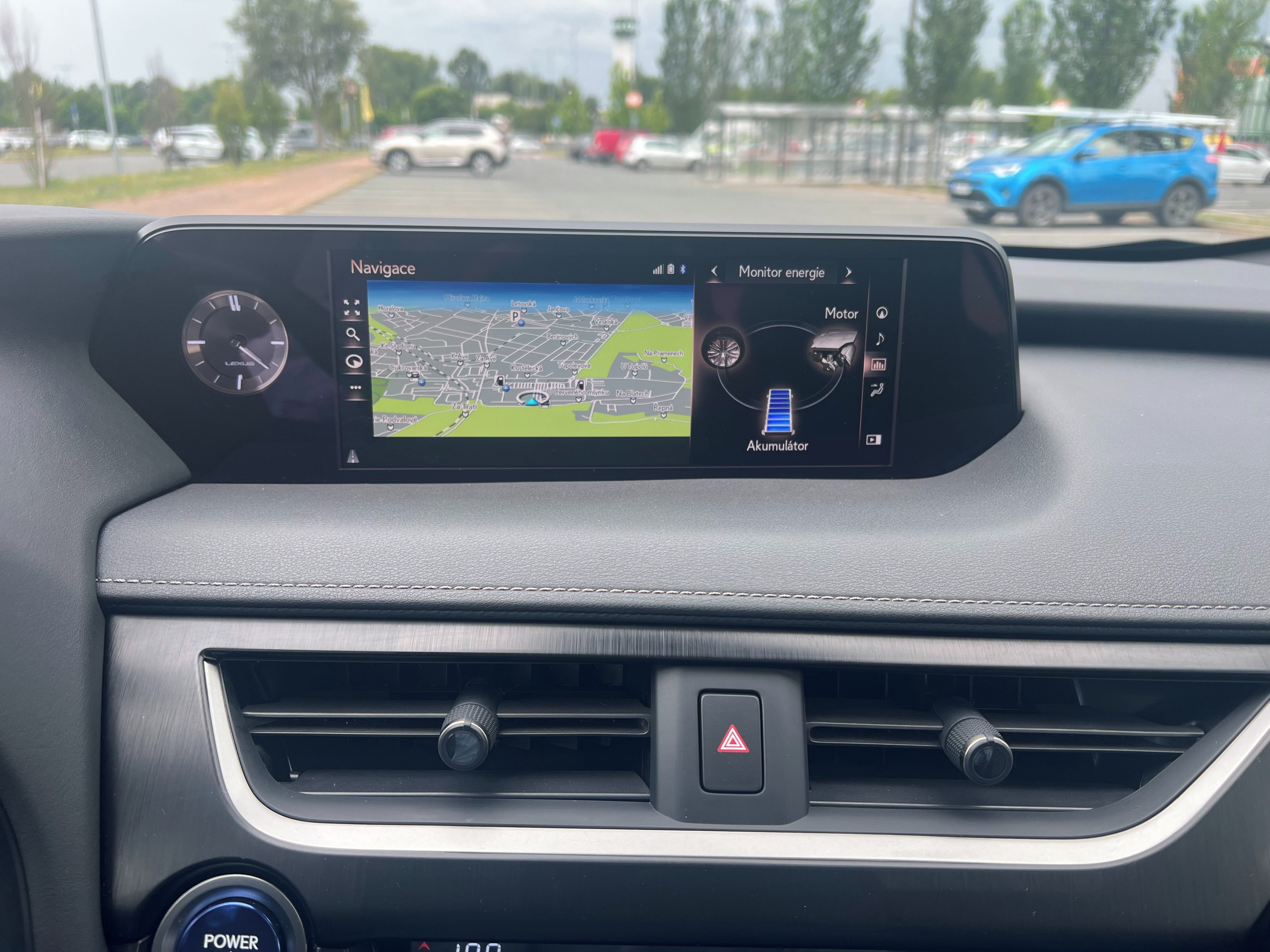Lexus UX 250h - fotka 5