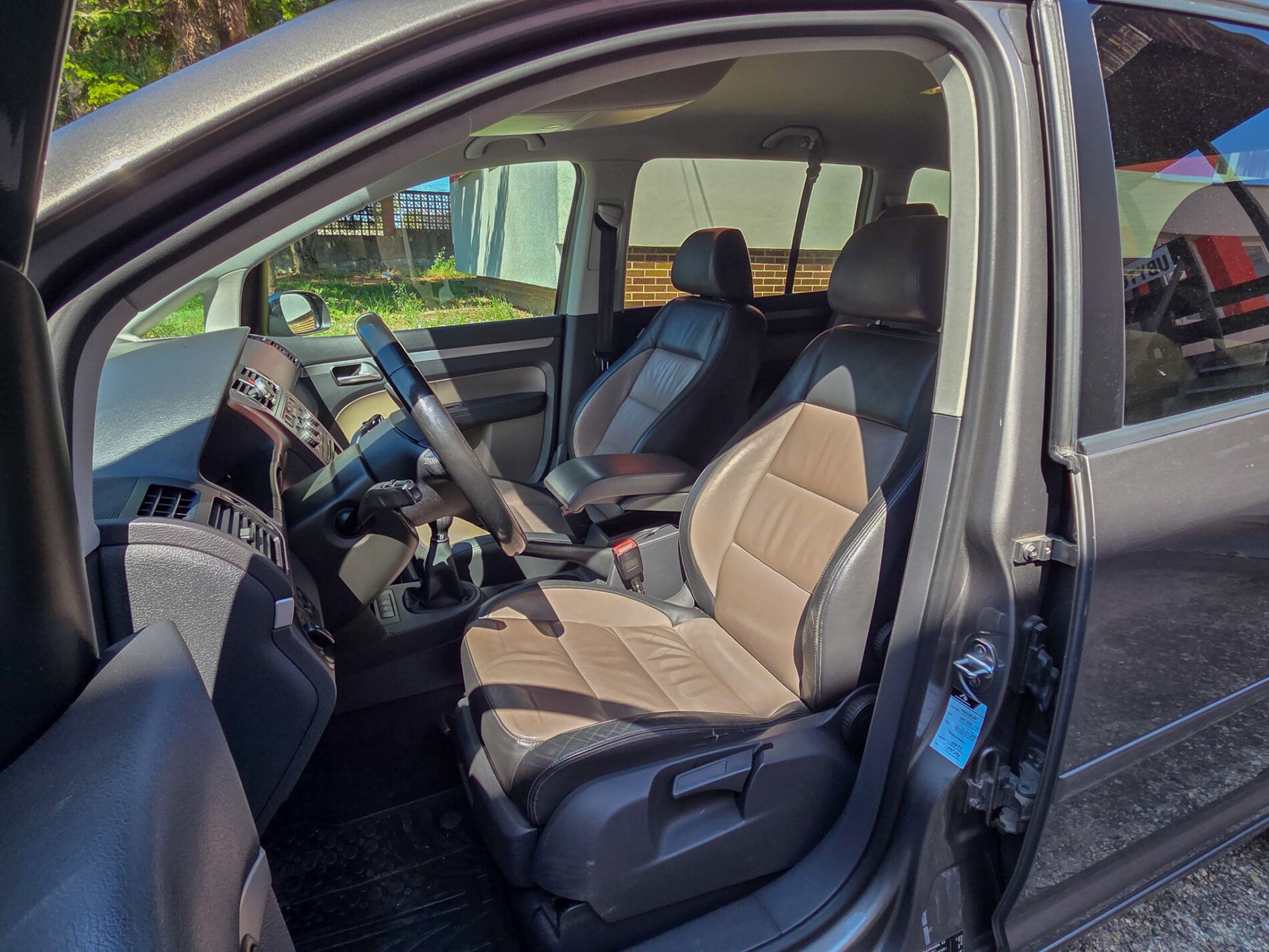 Volkswagen Touran - fotka 6