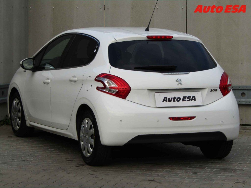 Peugeot 208, 1.2 - fotka 6