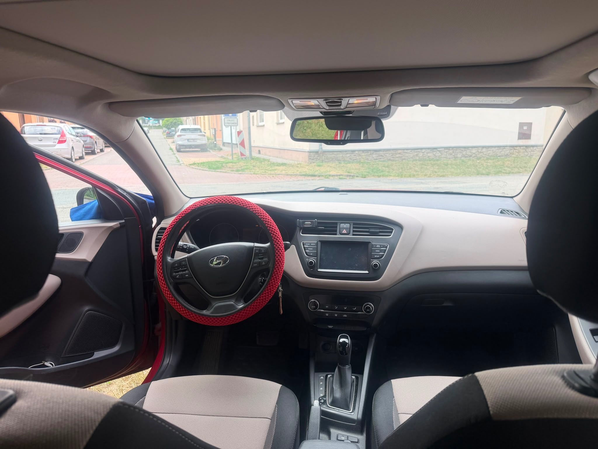 Hyundai i20, 1.4 automat pravidelný servis - fotka 6