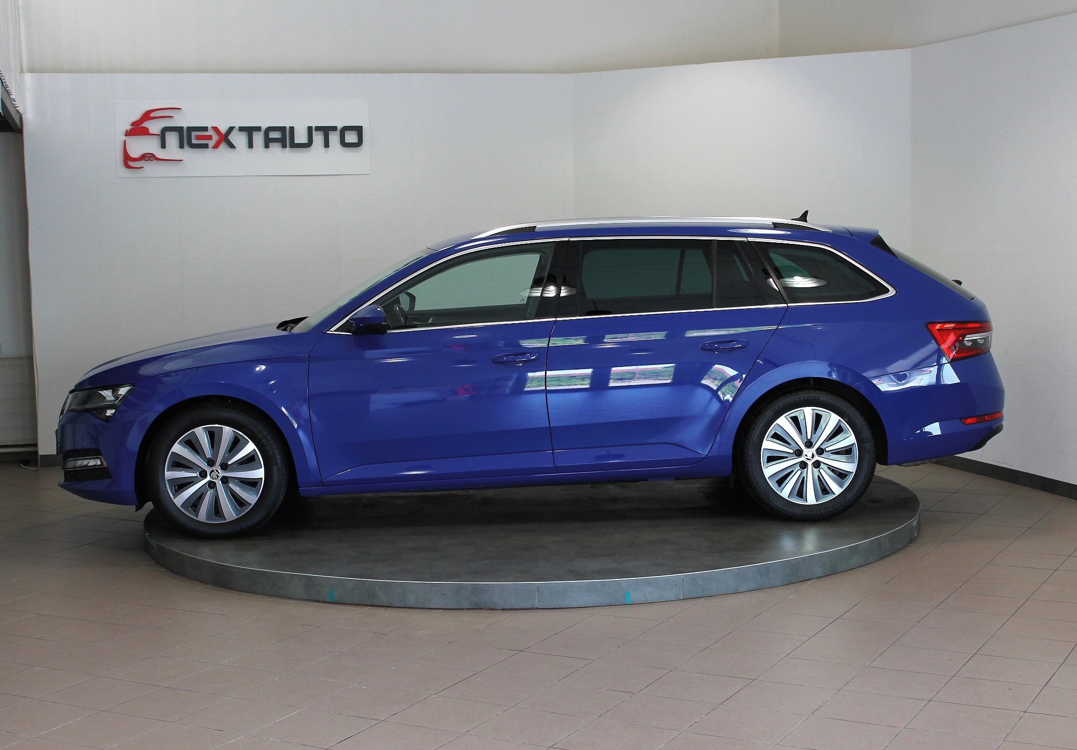 Škoda Superb, 2.0 TDI 147kW DSG STYLE, TAŽNÉ - fotka 2