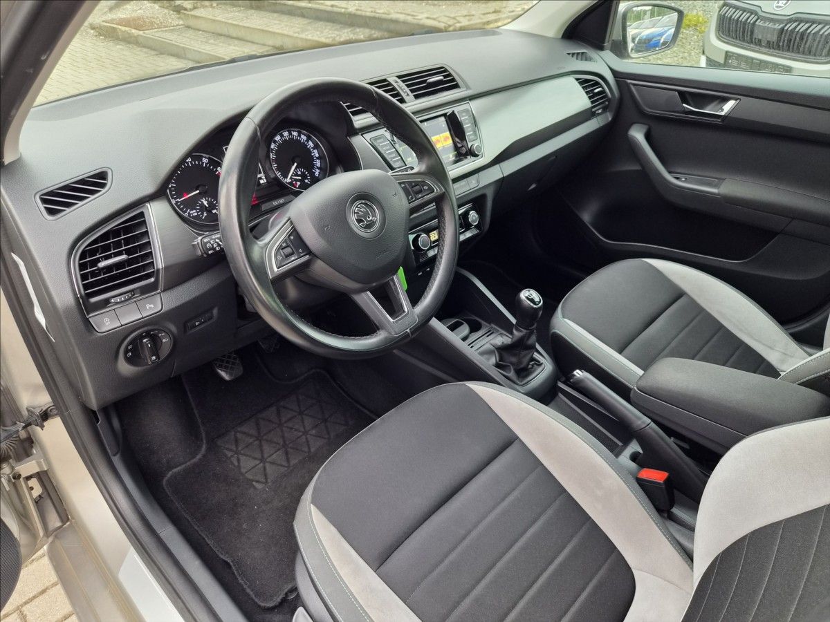 Škoda Fabia, 1,2 TSi STYLE *LED*NAVI*SENZOR - fotka 5