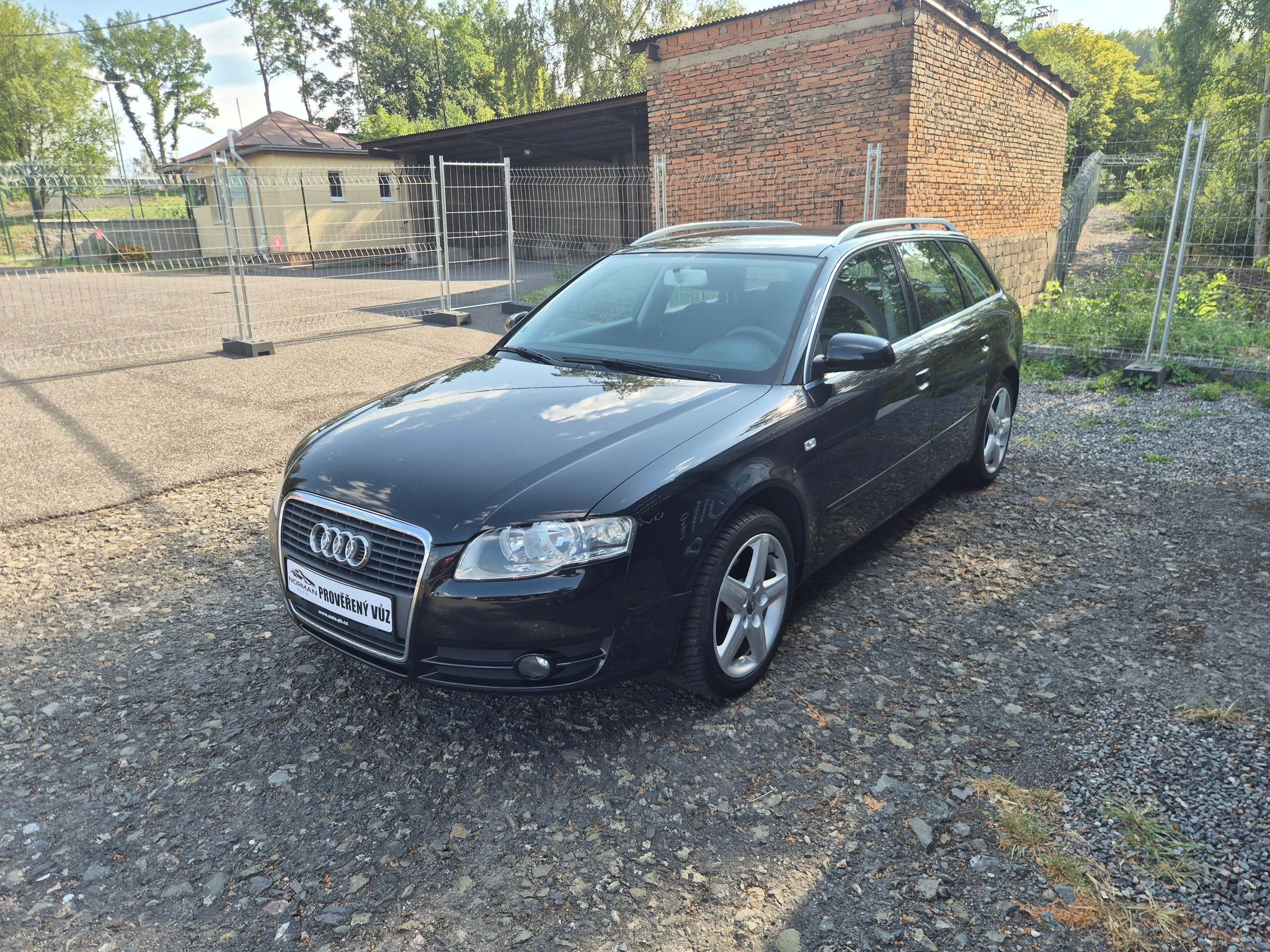 Audi A4, 1.6MPi 75kw, tažné, pěkná - fotka 3