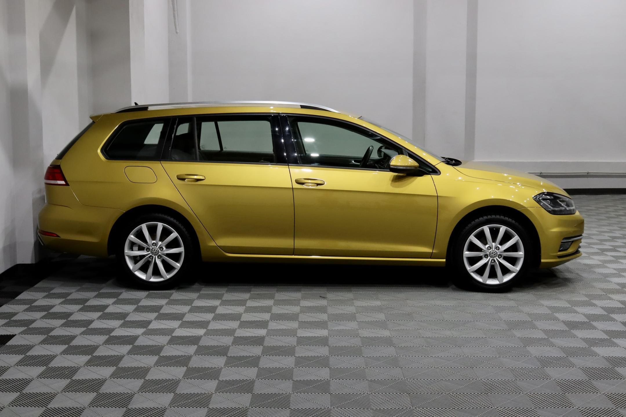 Volkswagen Golf, 7 FL Variant 1.4 TSI 92 kW - fotka 4