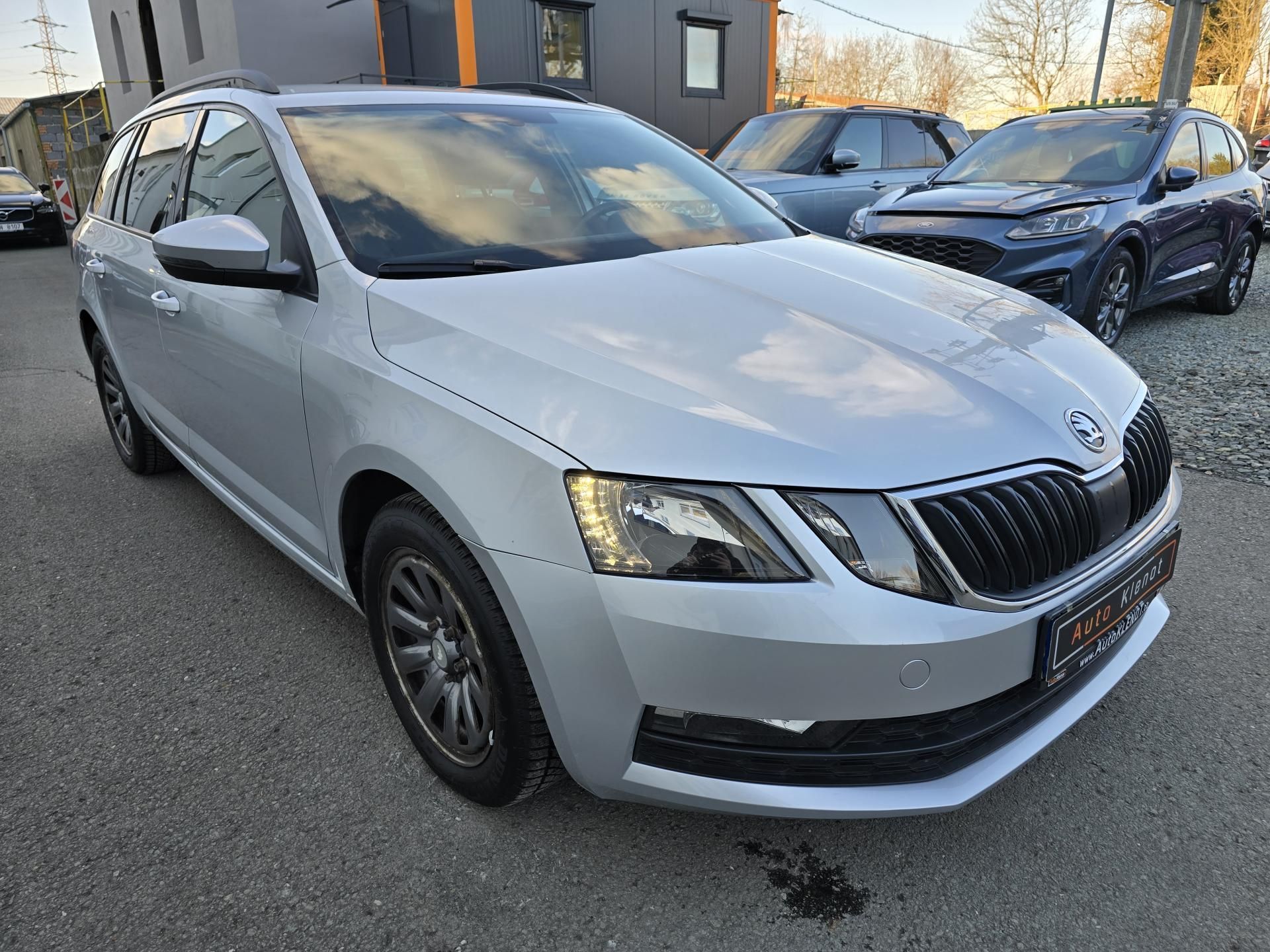 Škoda Octavia, 1,6TDI STYLE LED DIGIKLIMA-DPH - fotka 2