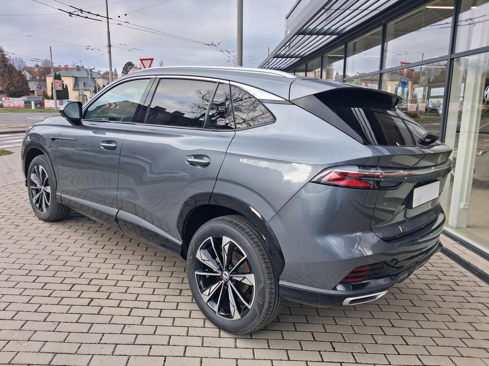 MG HS, EXCLUSIVE 1.5TGI 125kW 7DCT - fotka 3