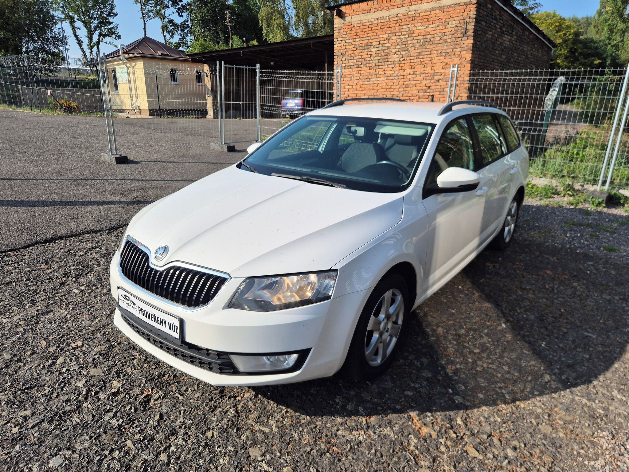 Škoda Octavia, 1.6TDi 77kW , pěkná, bez koroz - fotka 3