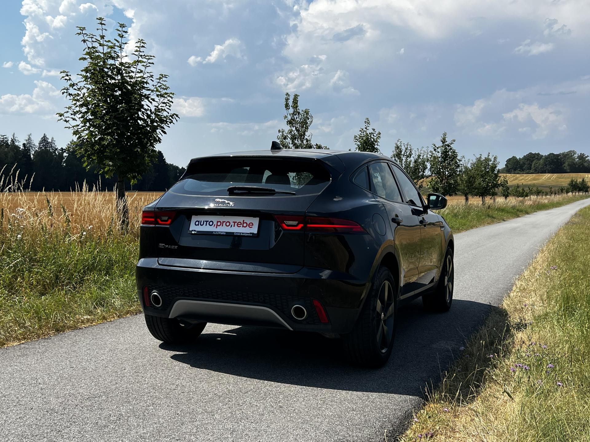 Jaguar E-Pace, 2.0T 147kW AWD 1.Maj Panorama - fotka 4