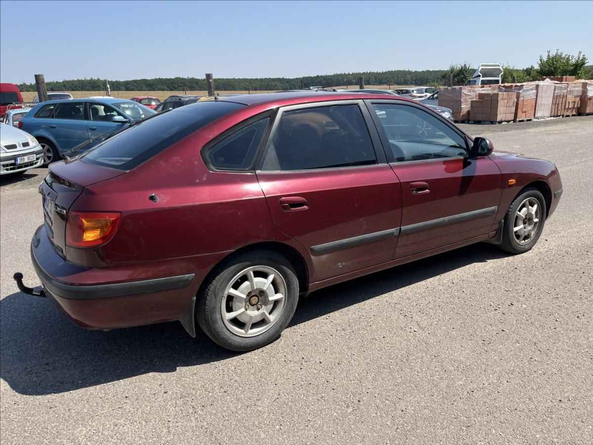 Hyundai Elantra, 2,0 CRDi KLIMA TAŽNÉ STK 12/27 - fotka 5