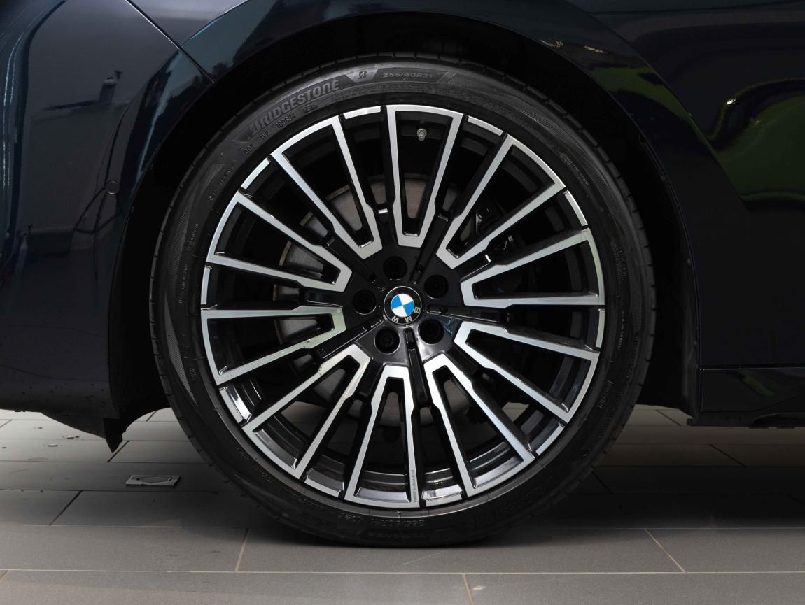 BMW Řada 7, 740d xDrive Sedan - fotka 4