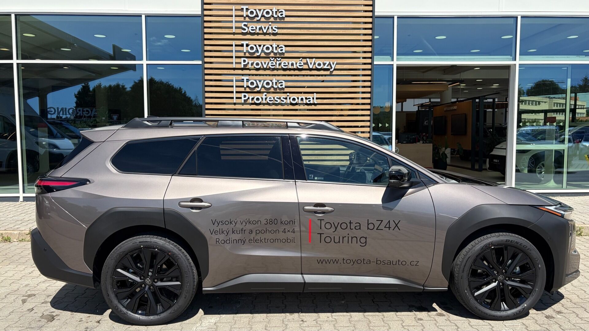 Toyota bZ4X, Touring Executive 74kWh AWD - fotka 6
