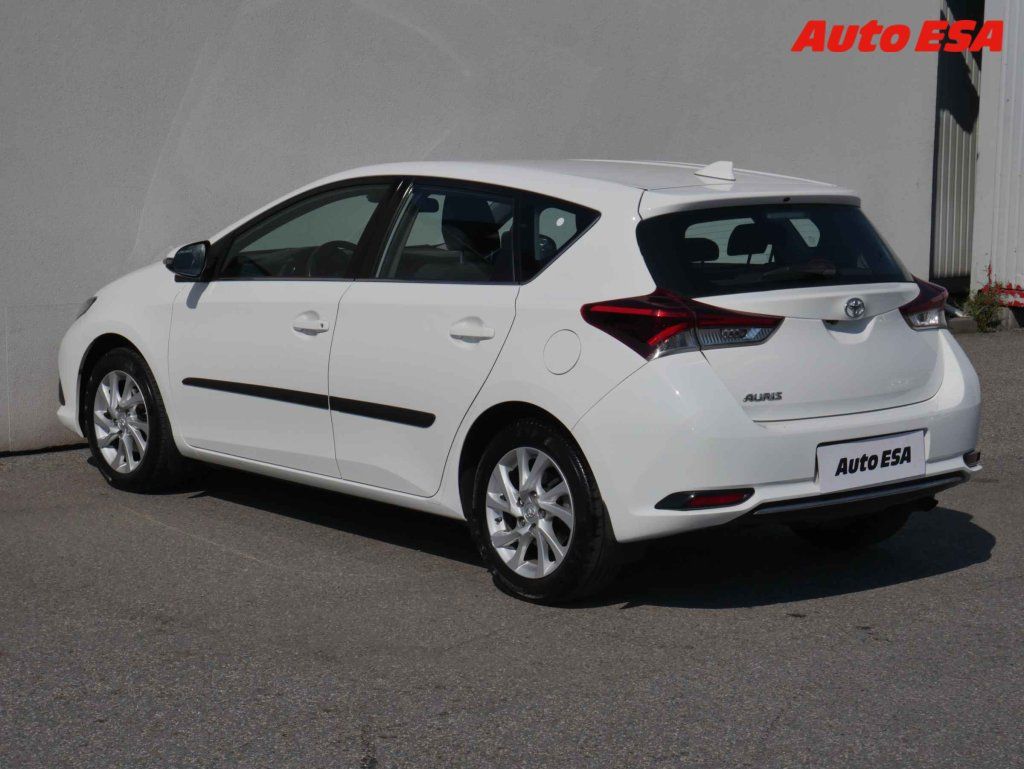 Toyota Auris, 1.6 VVT-i,ČR - fotka 4