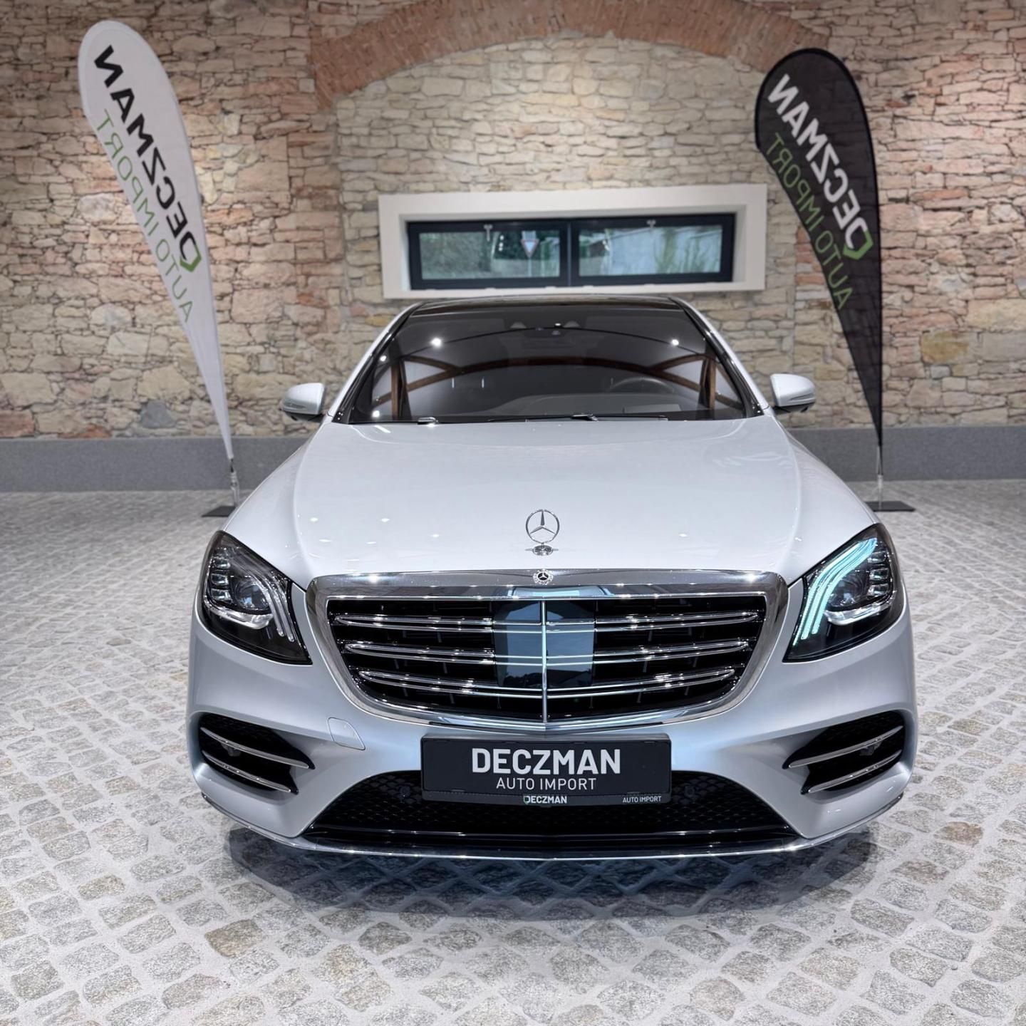 Mercedes-Benz Třídy S, S 560L - fotka 3