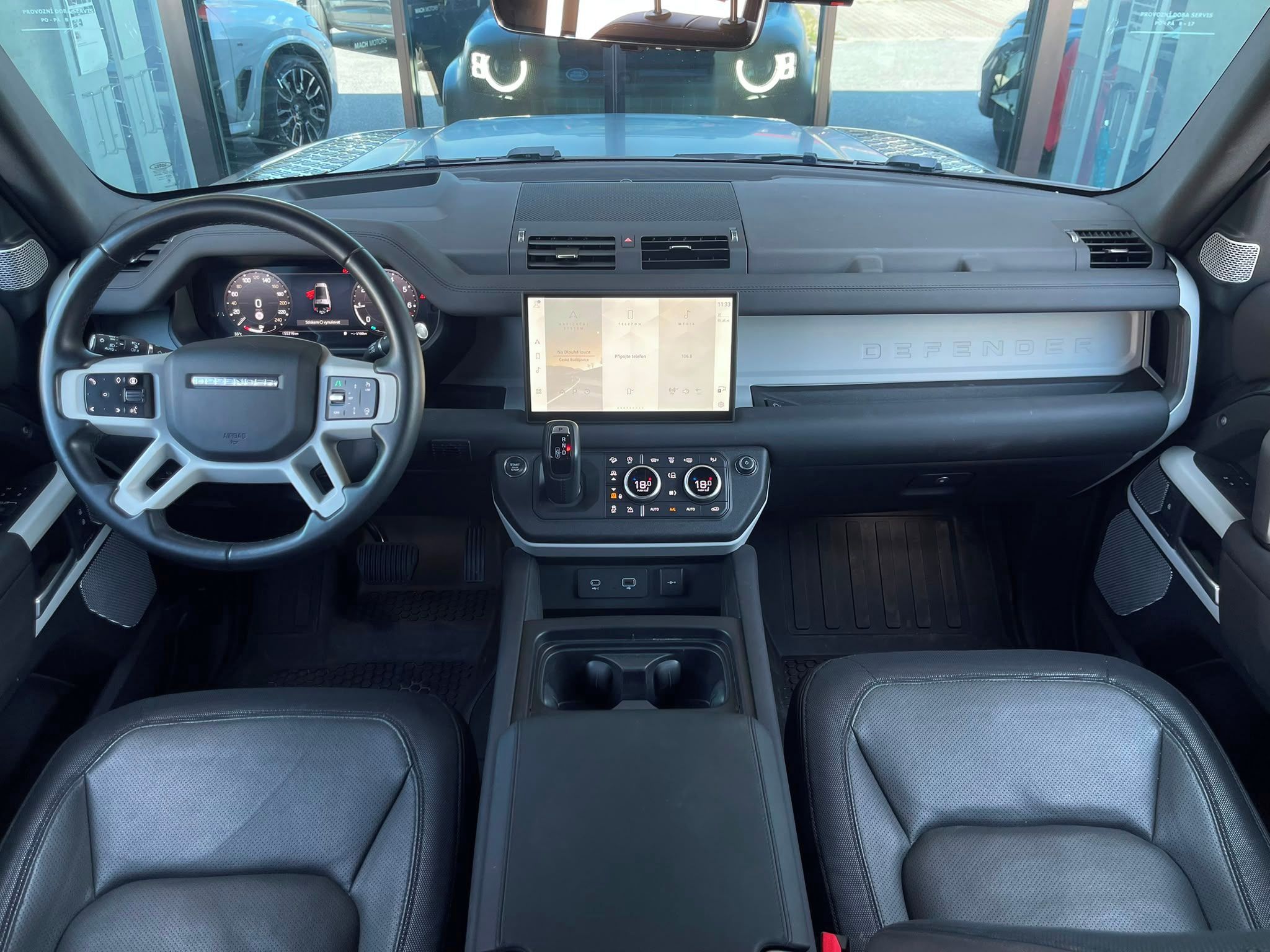 Land Rover Defender, SE 400 130 V6 Benzín, PANO, TZ - fotka 6