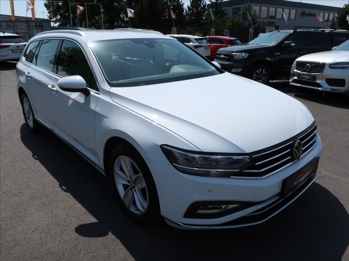 Volkswagen Passat, 2,0 TDi,110kW,1majČR,Elegance - fotka 2