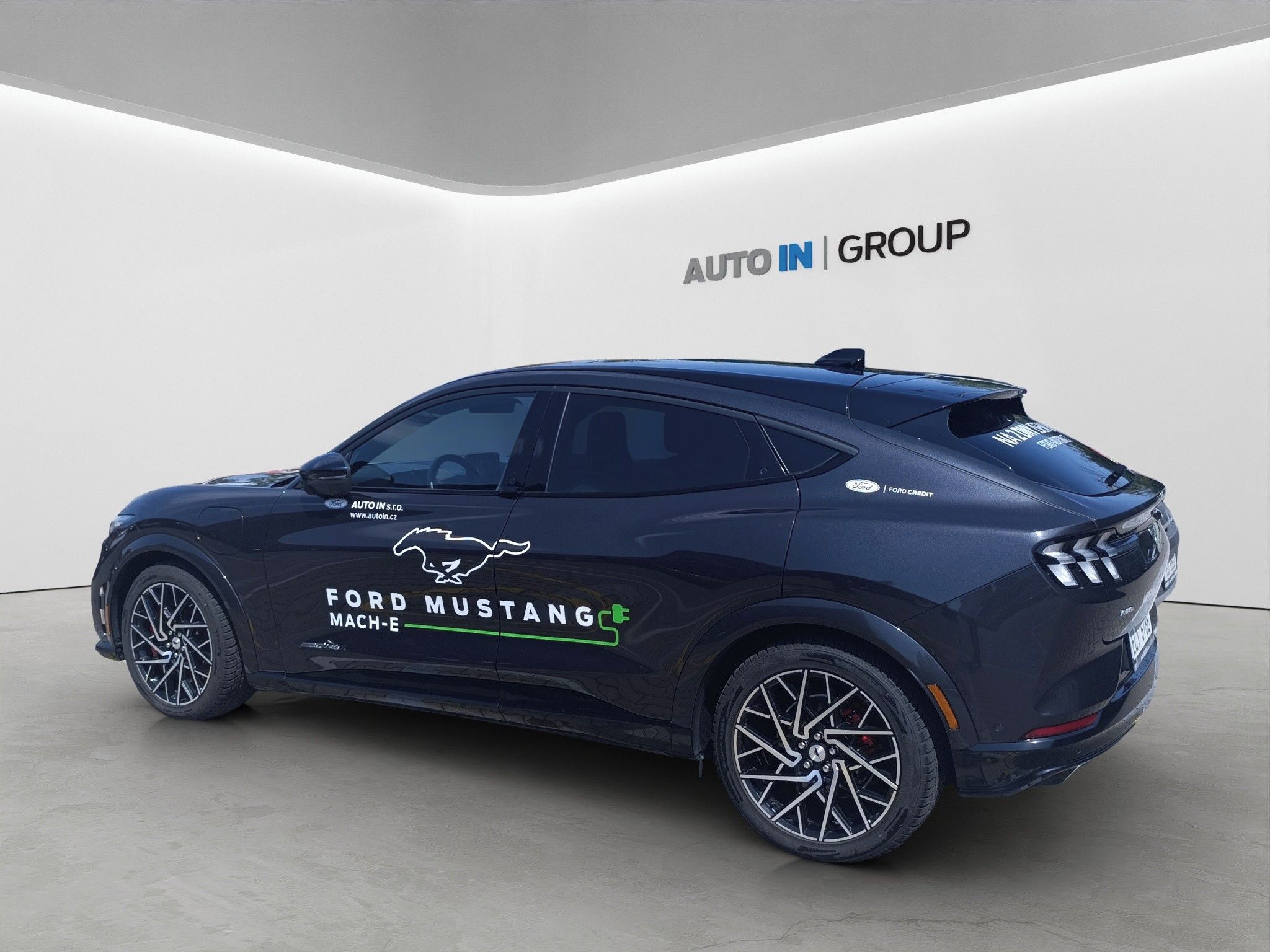 Ford Mustang Mach-E, MACH-E GT 98,7 kWh prodloužený - fotka 4