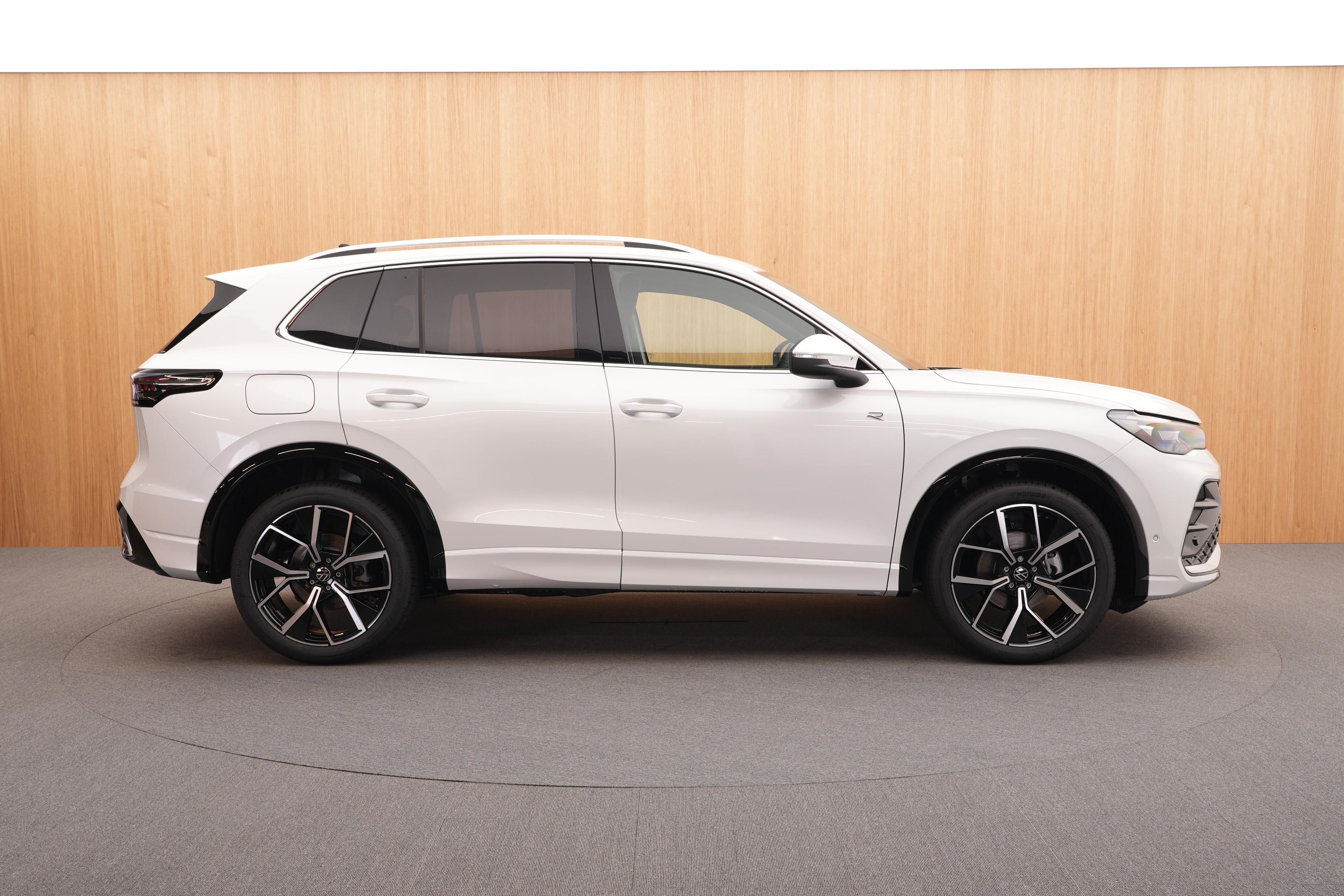 Volkswagen Tiguan, R-Line People 1.5 eTSI DSG - fotka 5