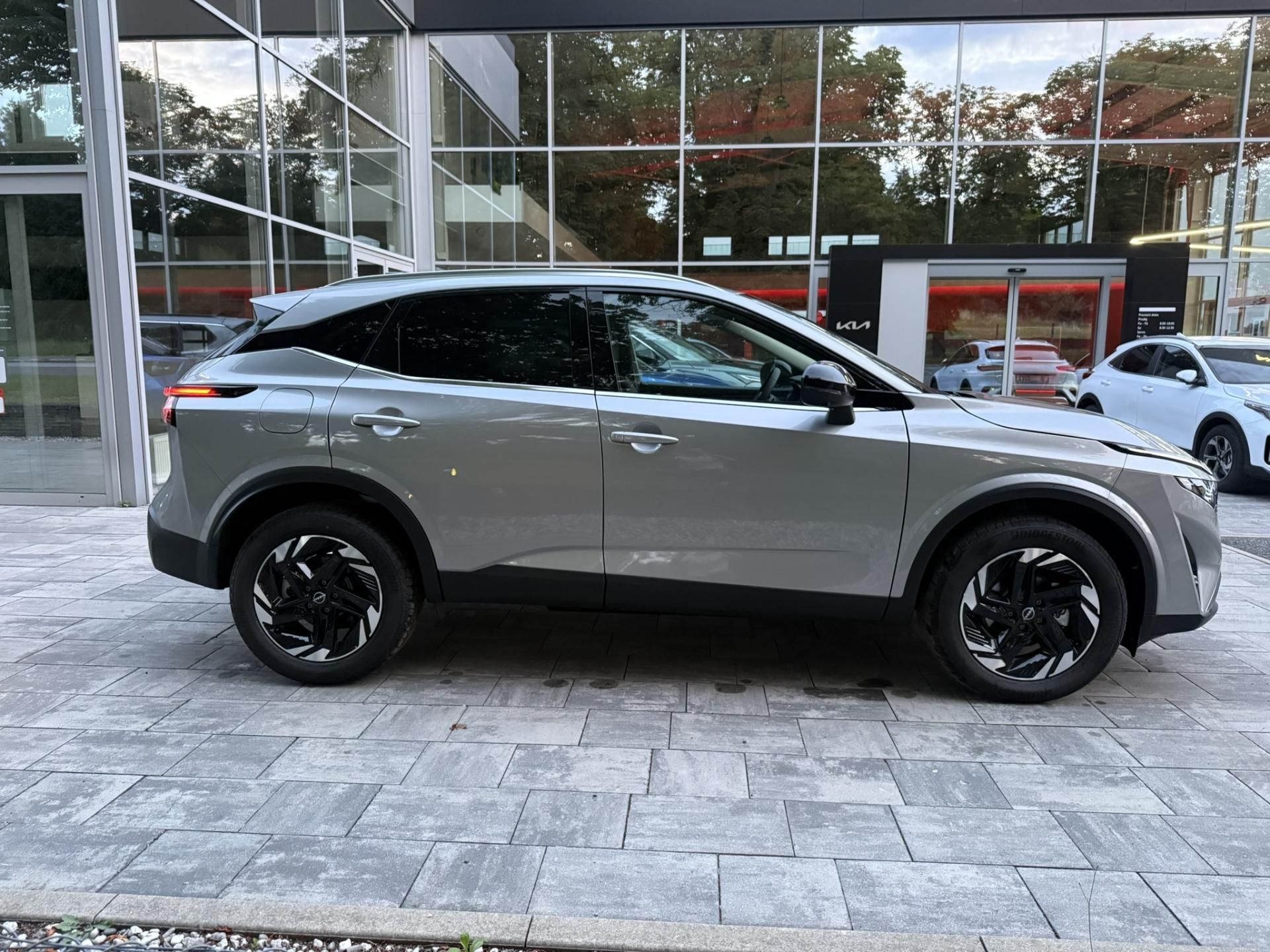 Nissan Qashqai, 1,3 116kW Smart Edition - fotka 4