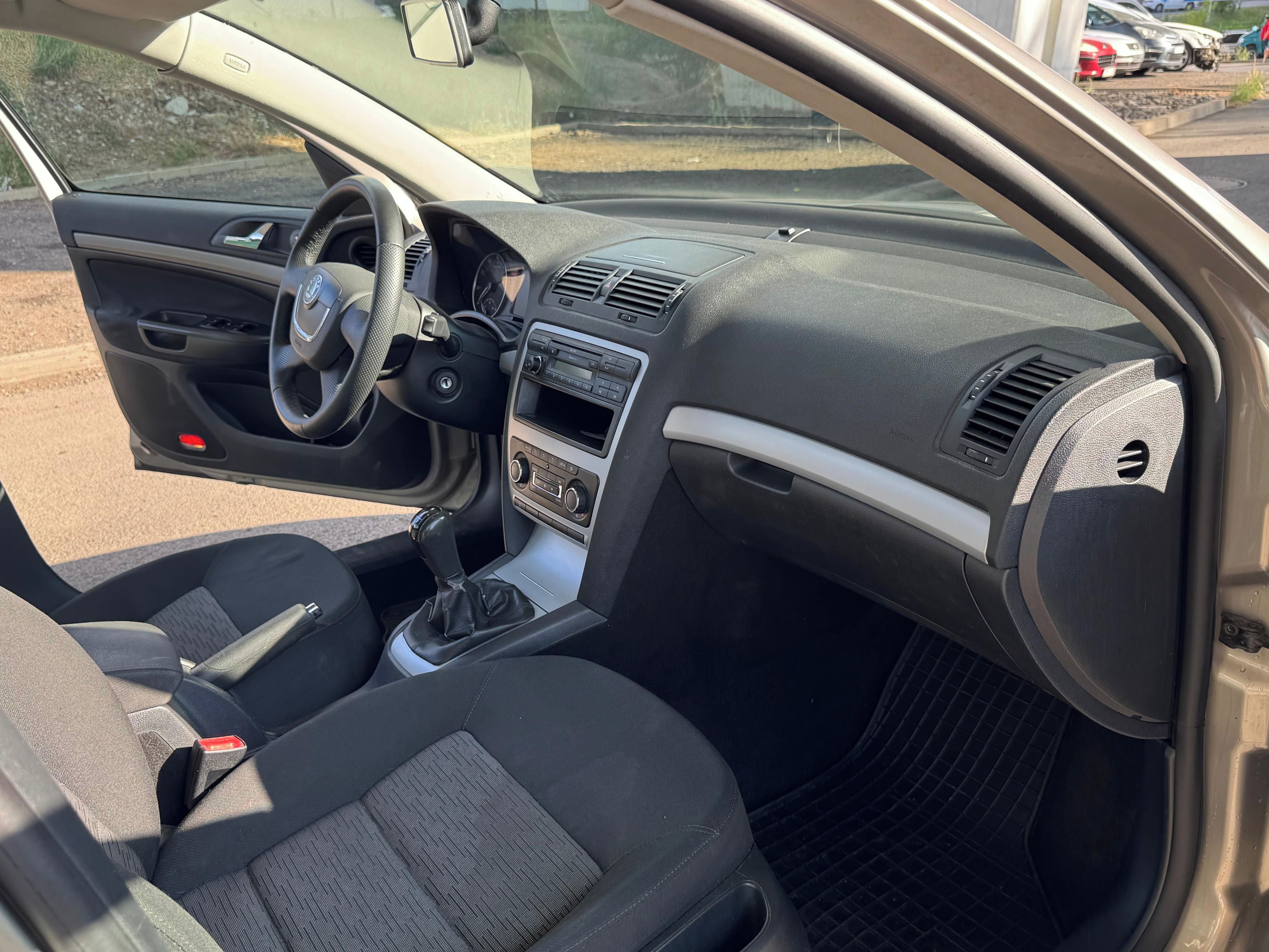 Škoda Octavia, Škoda Octavia II Combi 1.4 TSI - fotka 6