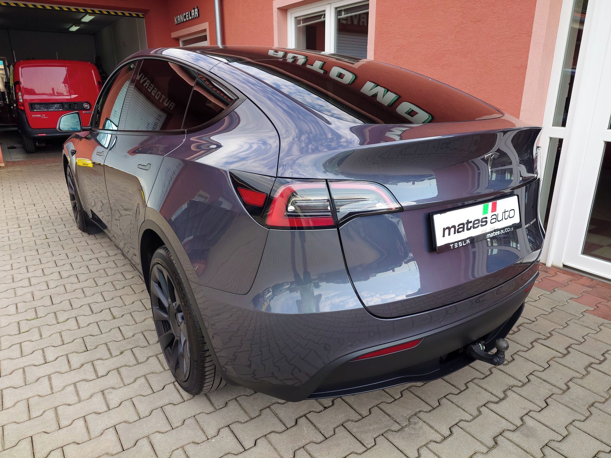 Tesla Model Y, Long Range Dual Motor 378 kW, - fotka 3