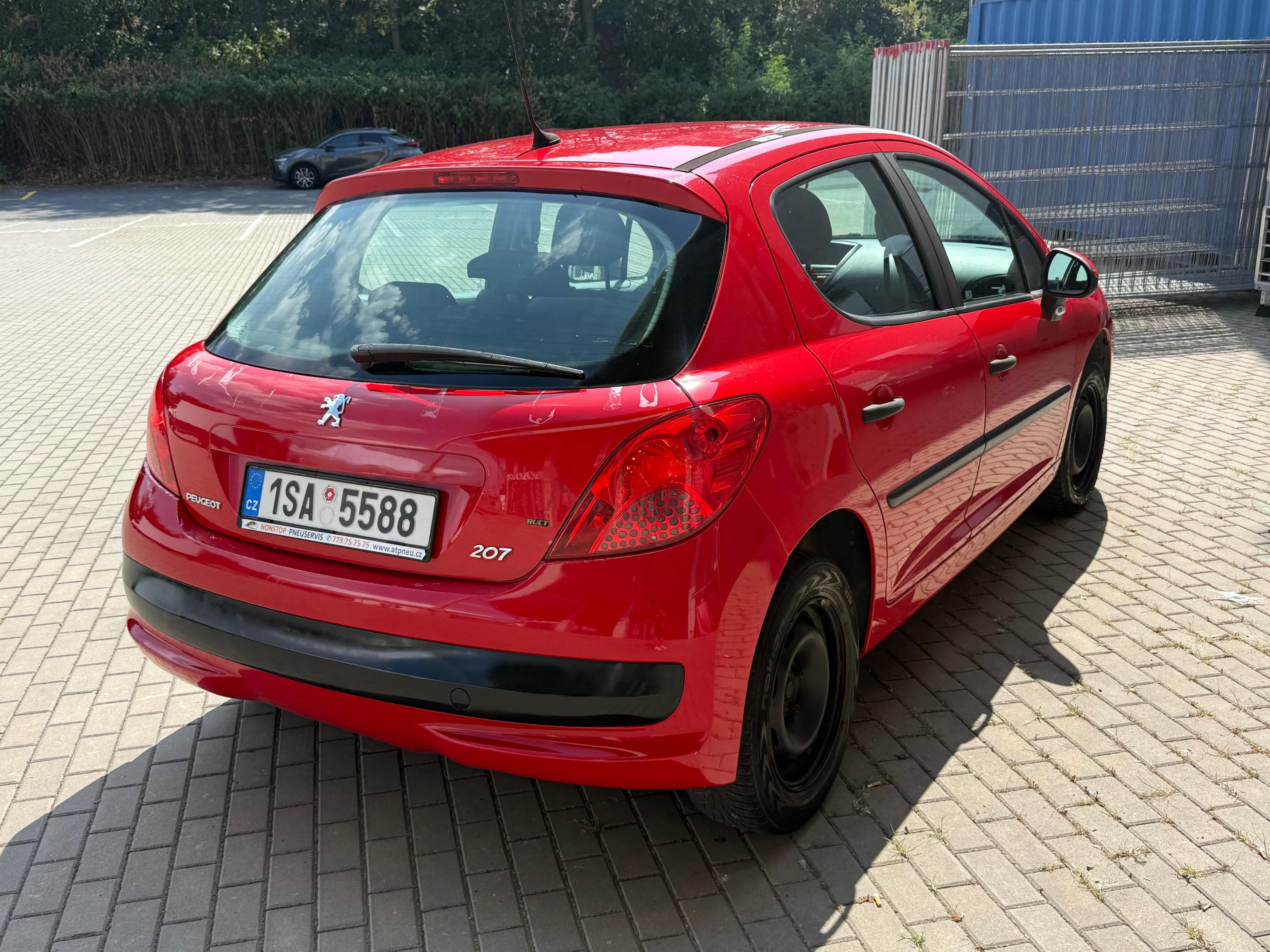 Peugeot 207, 1.4i, 54kw Původ ČR - fotka 5
