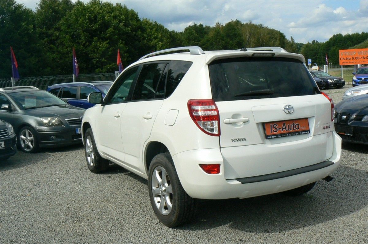 Toyota Rav4, 2,2 CRDi 4x4 - fotka 5