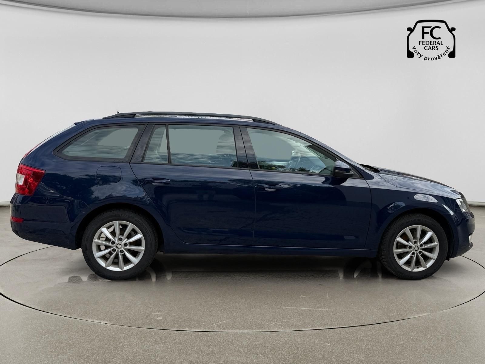 Škoda Octavia, 2.0 TDI CR DPF Elegance Combi - fotka 6