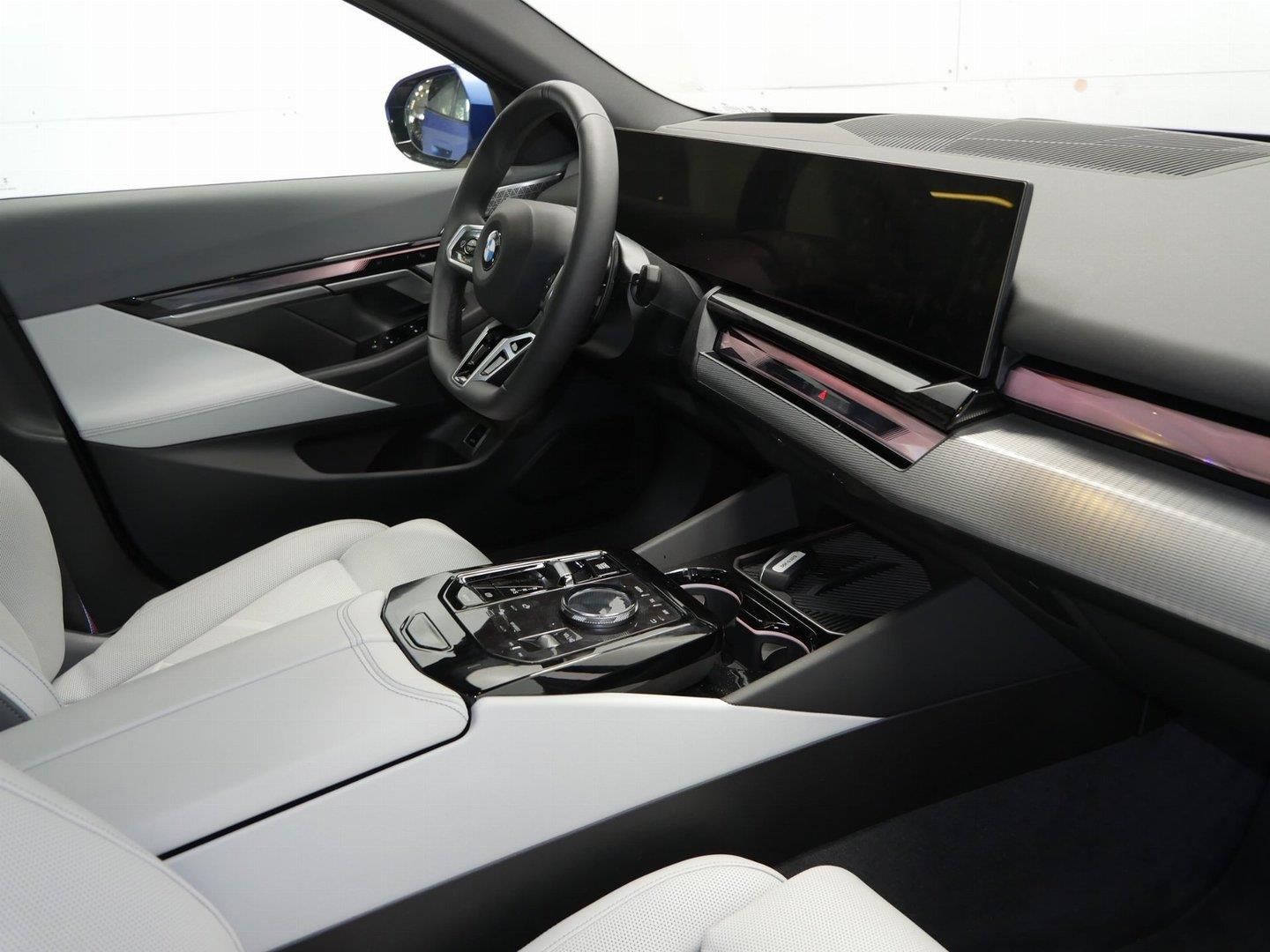 BMW Řada 5, 540d xDrive M PRO - fotka 5