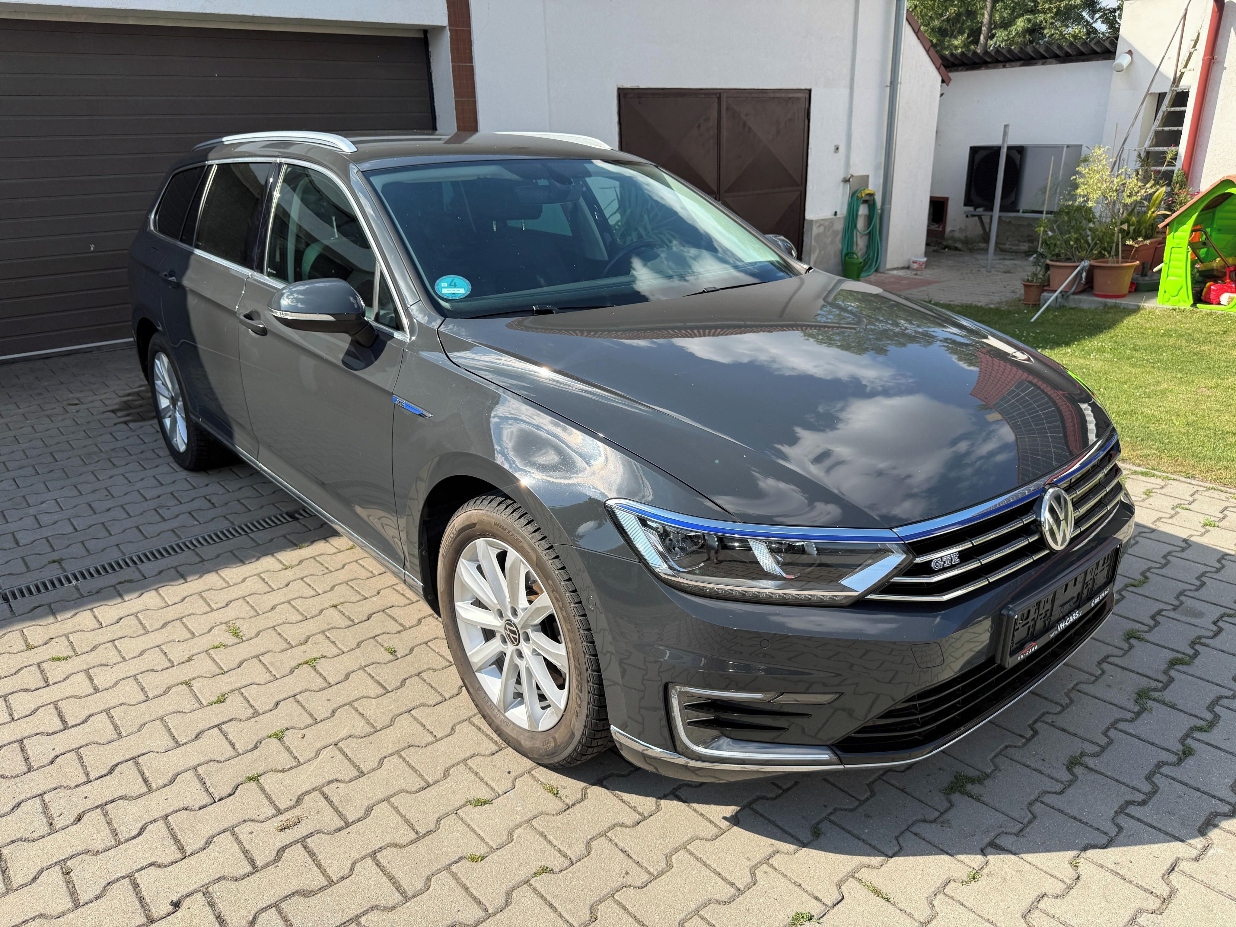 Volkswagen Passat, GTE - fotka 2