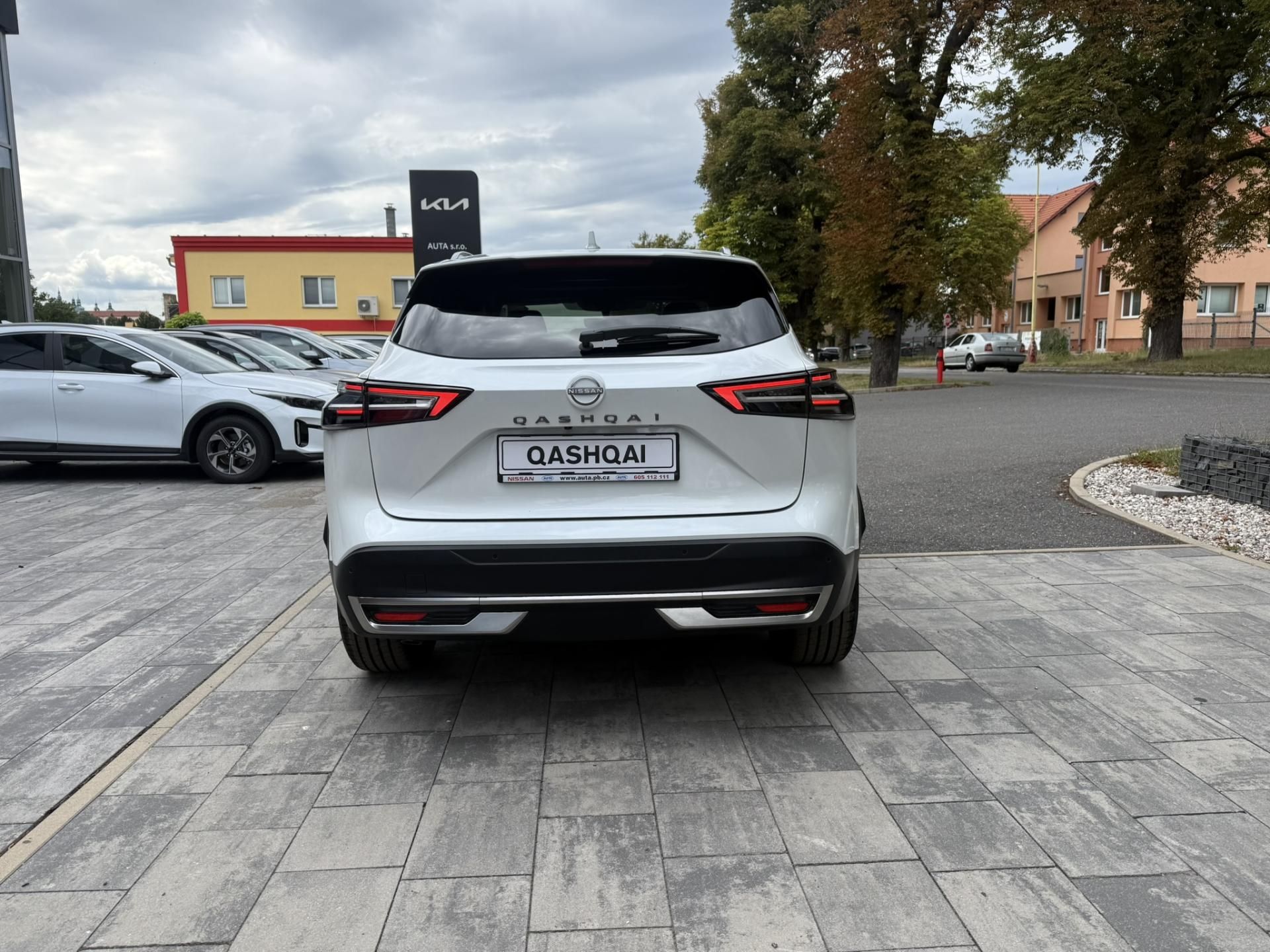 Nissan Qashqai, 1.3 DIG-T 4WD N-CONNECTA + CP - fotka 6