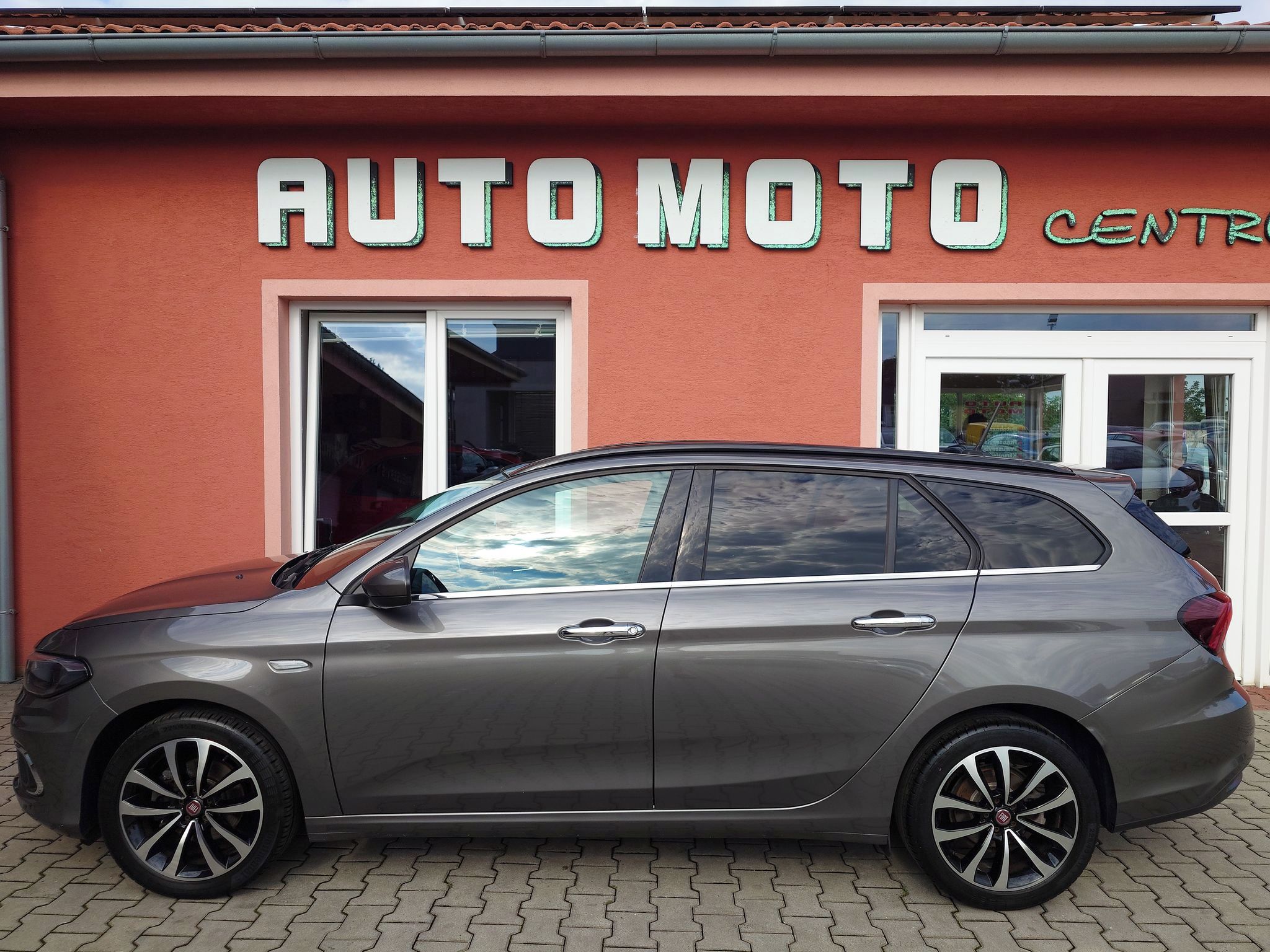 Fiat Tipo, 1.4 Turbo  88kw Lounge - fotka 2