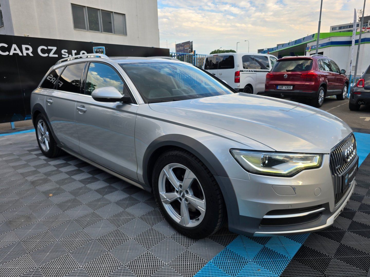 Audi A6 allroad, 3.0TDI/180KW/ČR/2.MAJ/WEBASTO - fotka 4