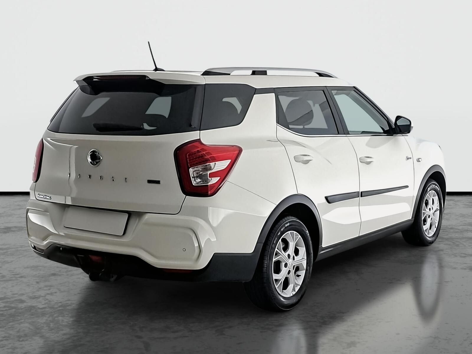 SsangYong Tivoli, 1.5 T-GDI, Automat, ČR,1.maj - fotka 5