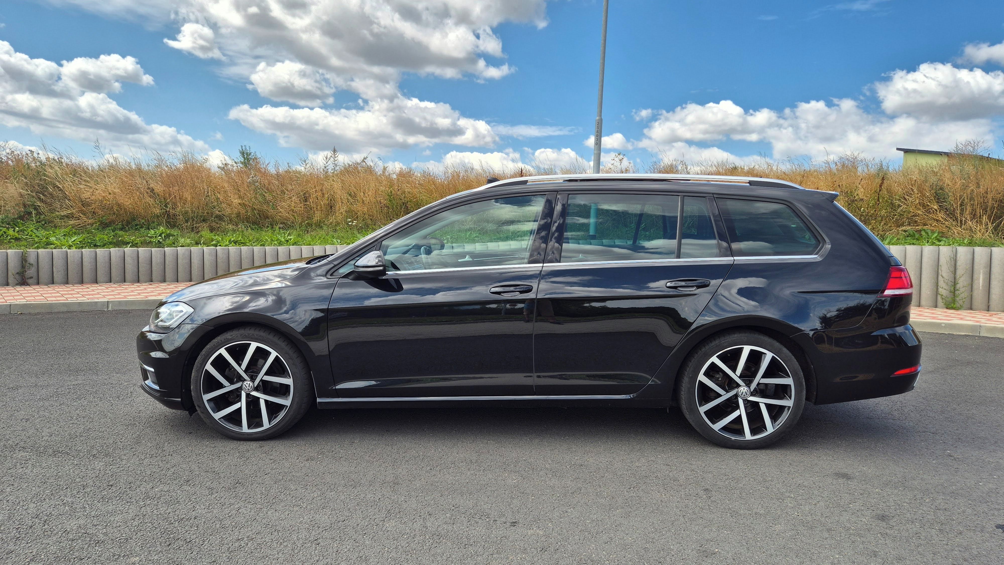 Volkswagen Golf, 1,4tsi 110kw DSG Highline - fotka 3