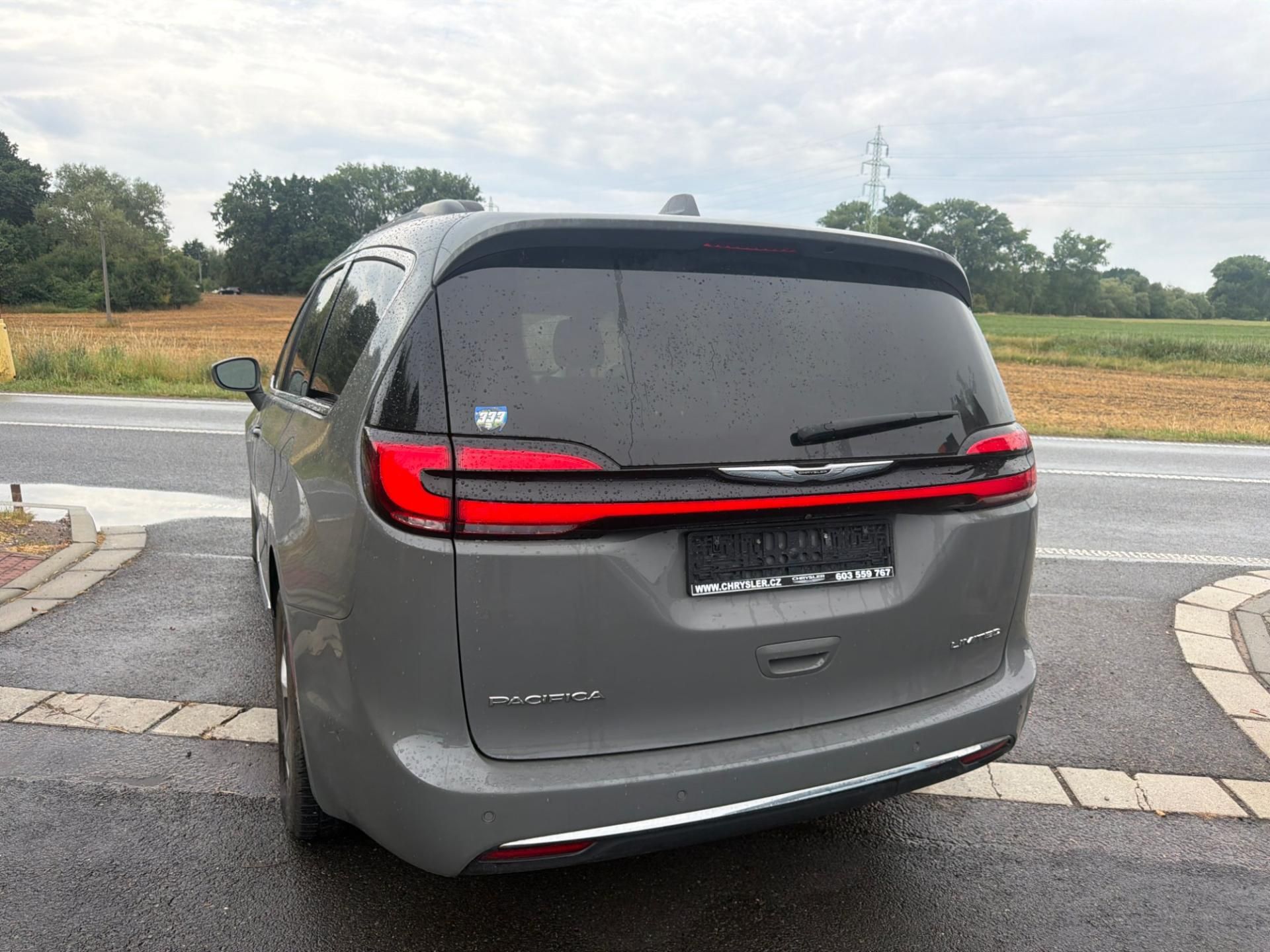 Chrysler Pacifica, 3,6 RU Limited Radar 360 2022 - fotka 5