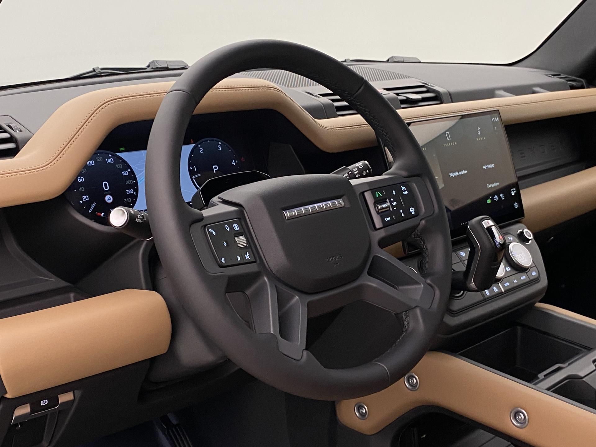 Land Rover Defender, D350 X-DYNAMIC HSE AWD AUT - fotka 4