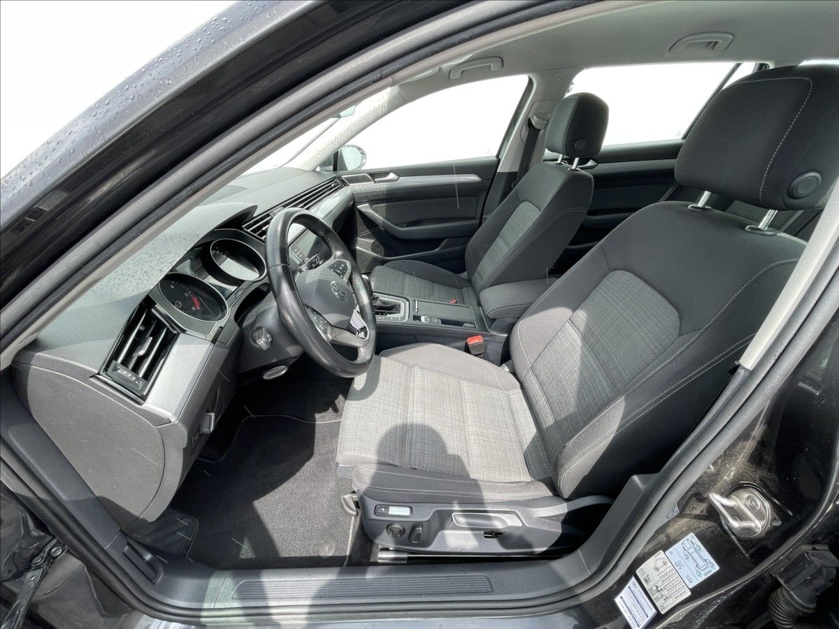 Volkswagen Passat Variant, 2,0 TDI DSG Business TAŽNÉ+ACC - fotka 4