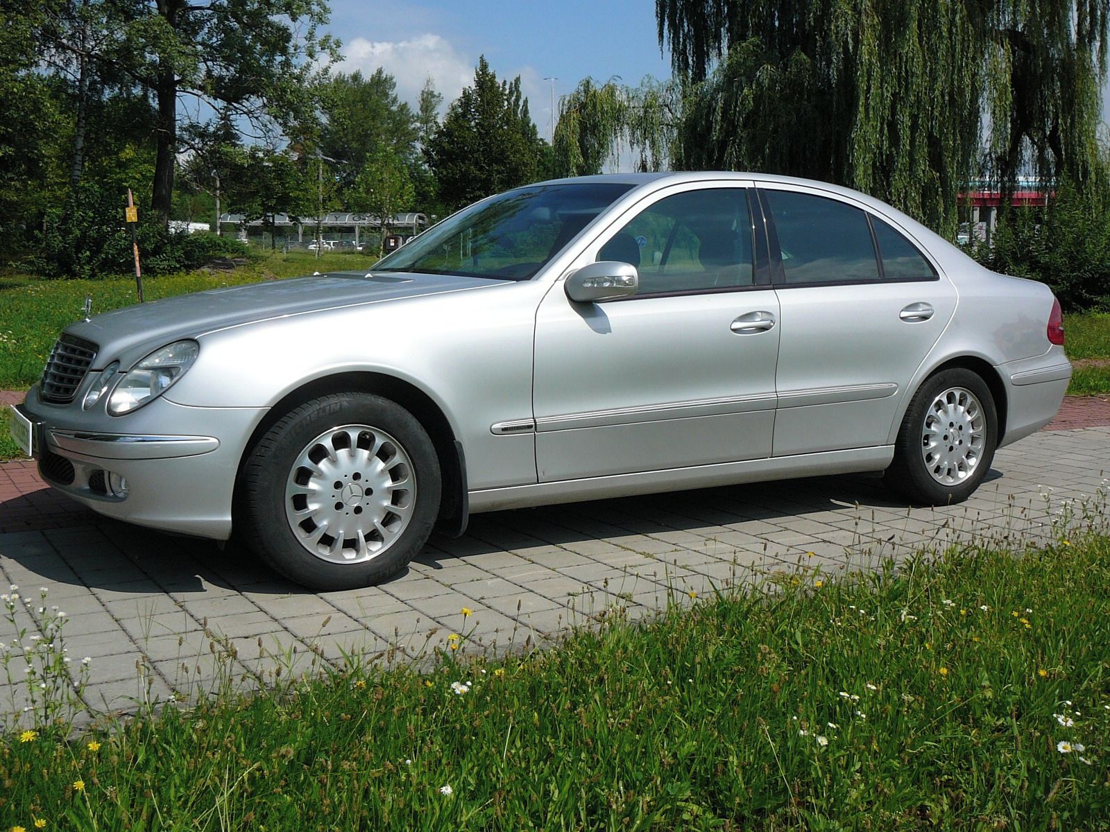 Mercedes-Benz Třídy E, 220D Elegance AUT - fotka 2