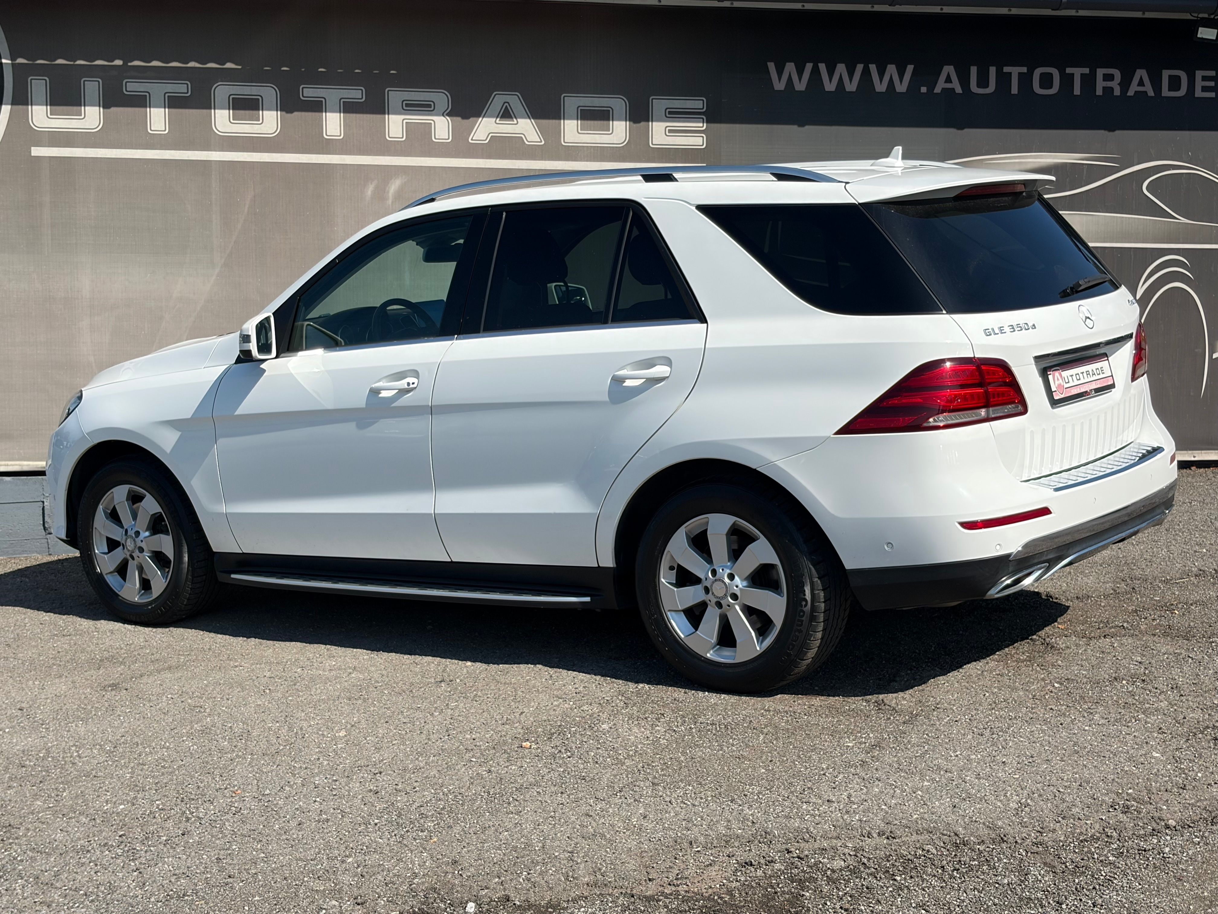 Mercedes-Benz GLE, 350D 4MATIC, Tažné, AMG Packet - fotka 3