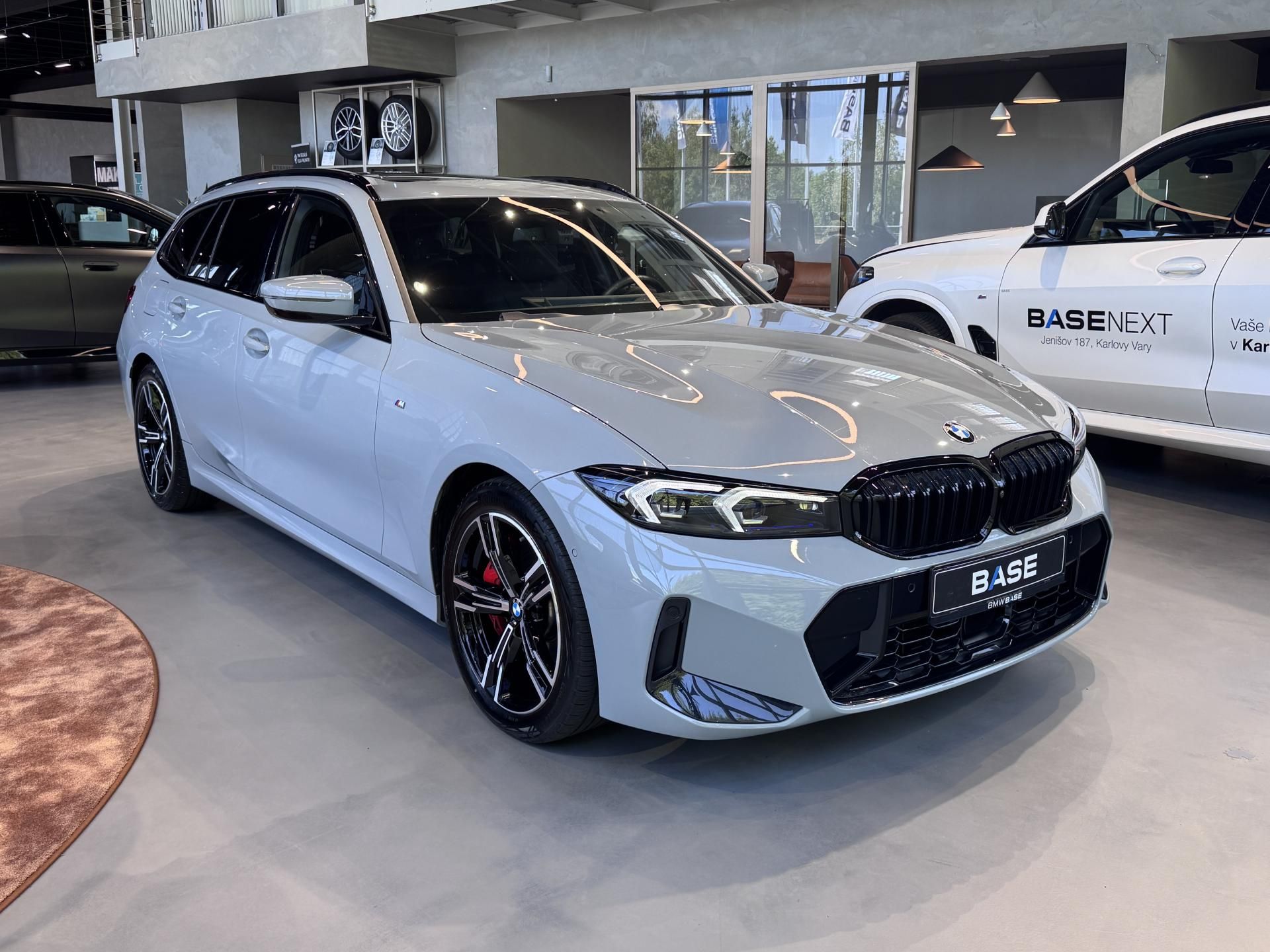 BMW Řada 3, 320d xDrive Touring M-Sport - fotka 2