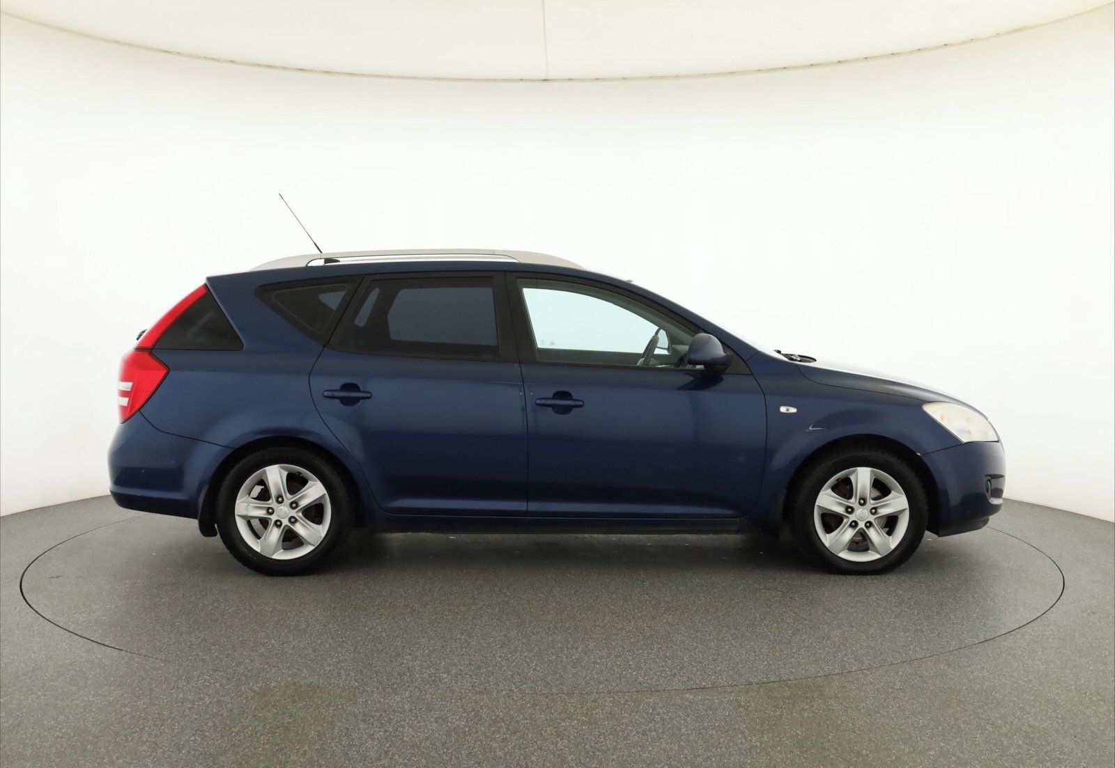 Kia Cee´d, 1.4 CVVT, Klima - fotka 6