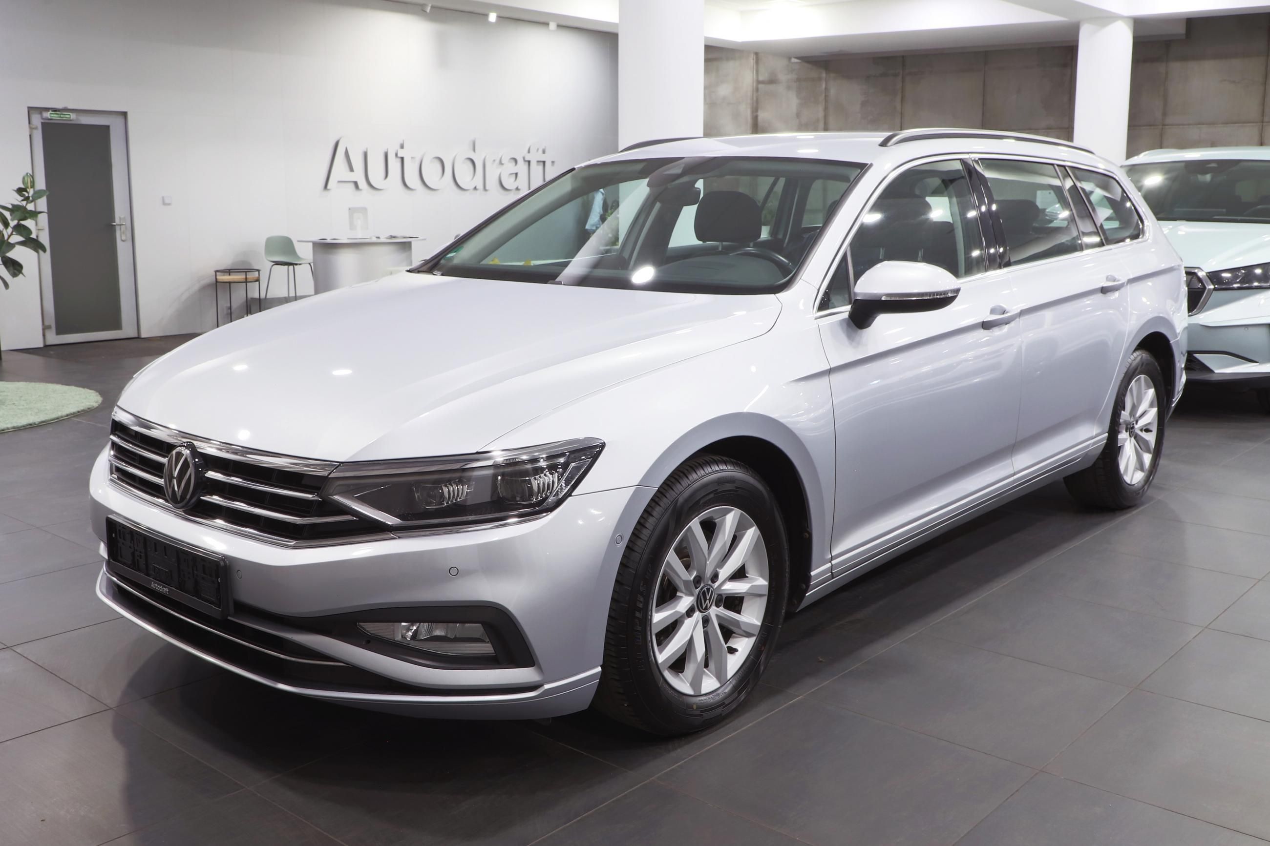 Volkswagen Passat, TDI 110kW DSG / Tažné / Matrix - fotka 2