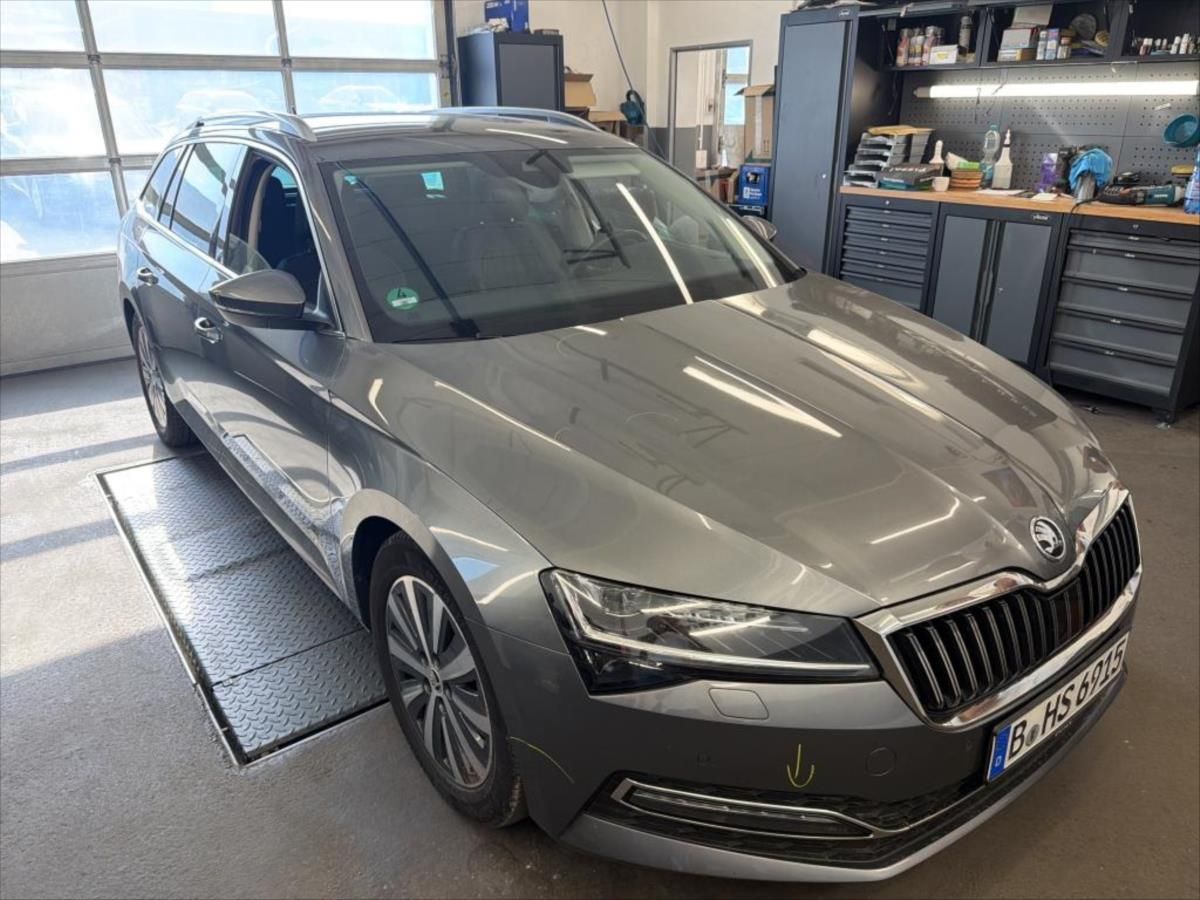 Škoda Superb, 2,0 TDI,WEBASTO,TAŽNÉ - fotka 2