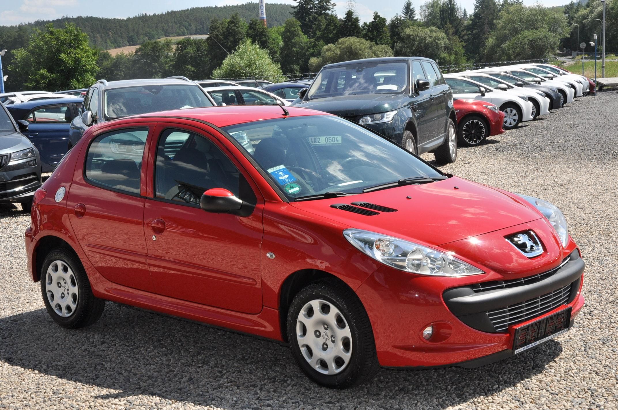 Peugeot 206, + 1.1i 44kW 5dv. Klima - fotka 2