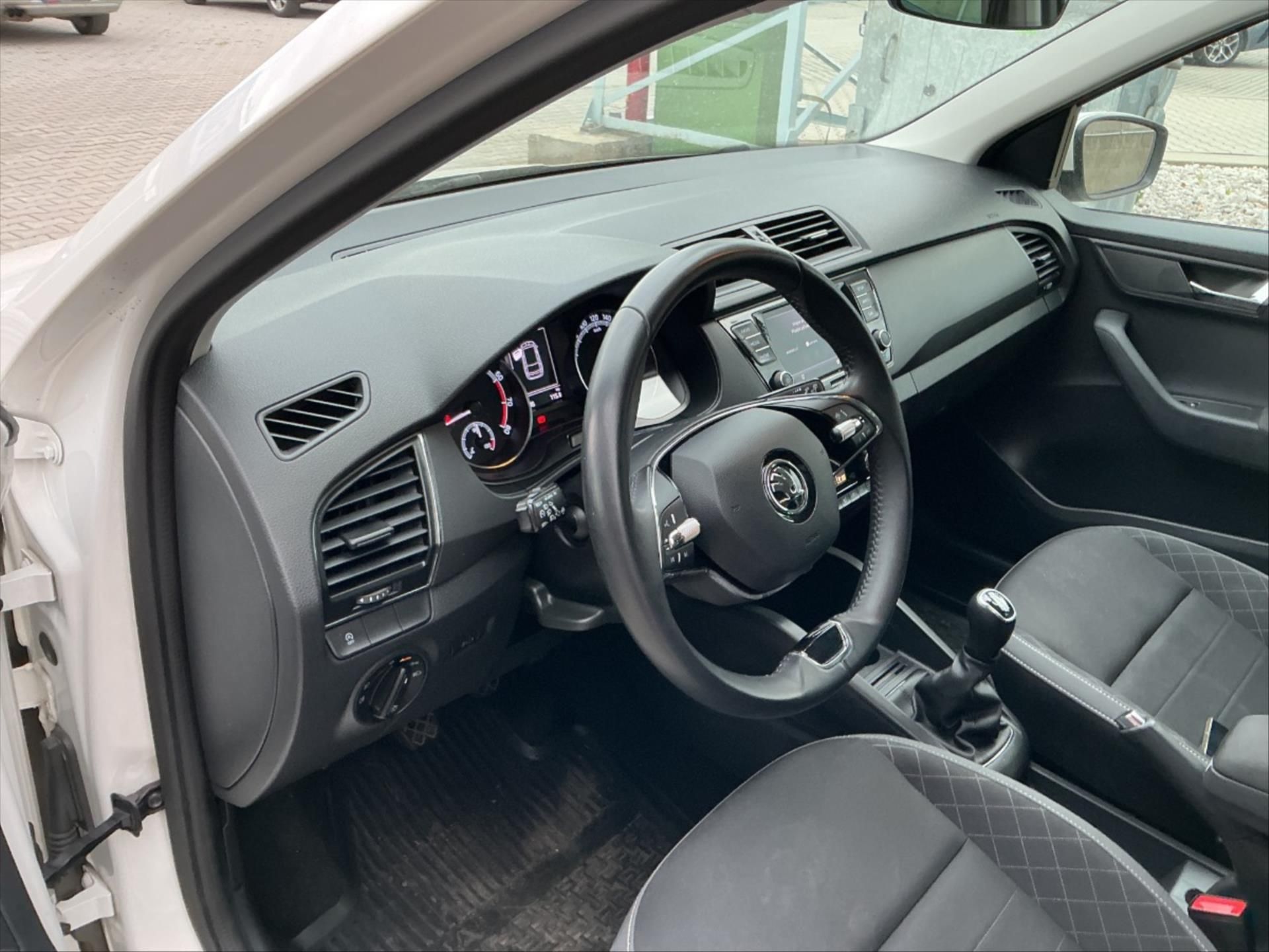 Škoda Fabia, 1,0 Aut.klima Tempomat - fotka 3
